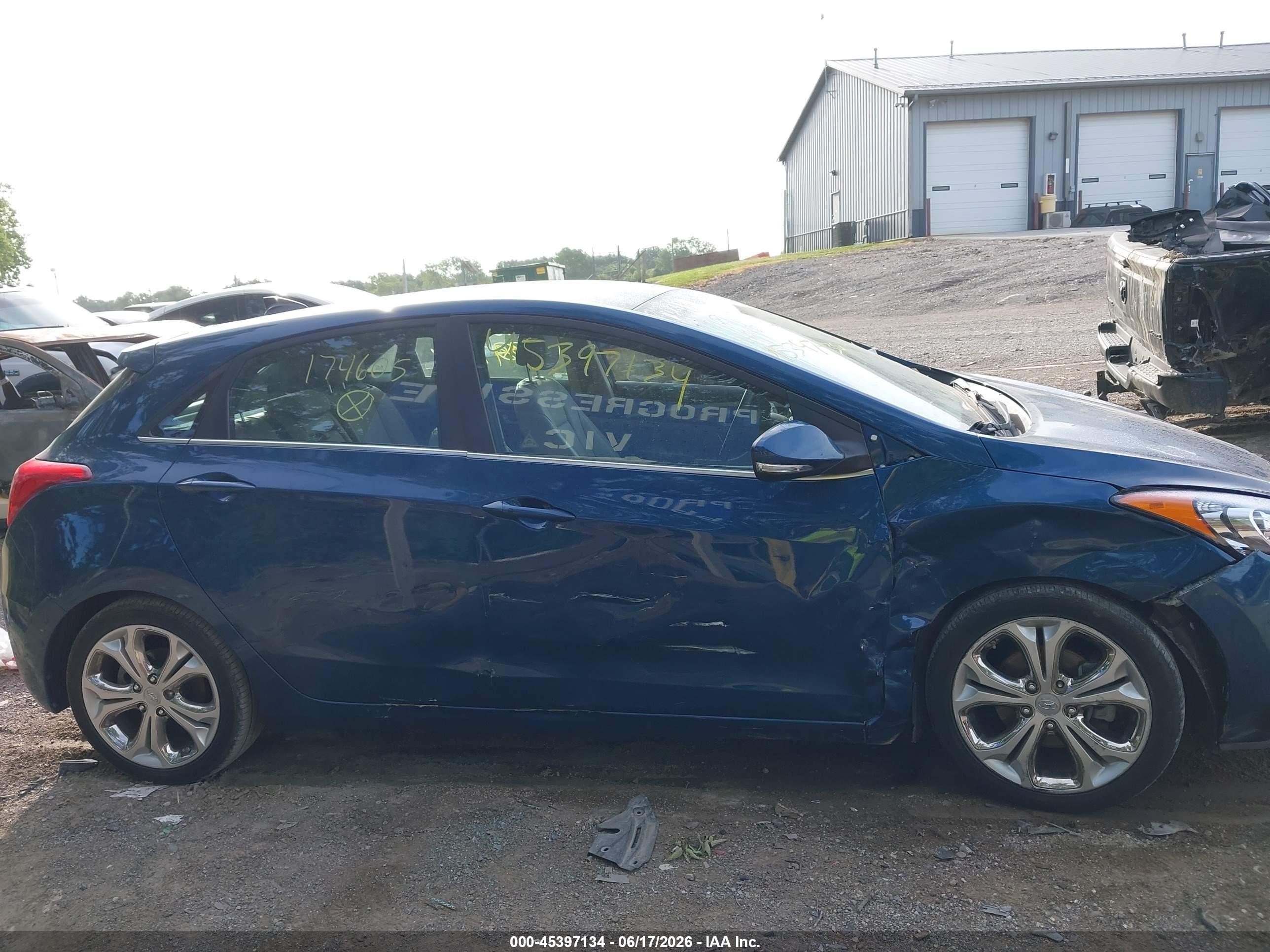 2014 Hyundai Elantra Gt   Blue vin: KMHD35LH9EU174605