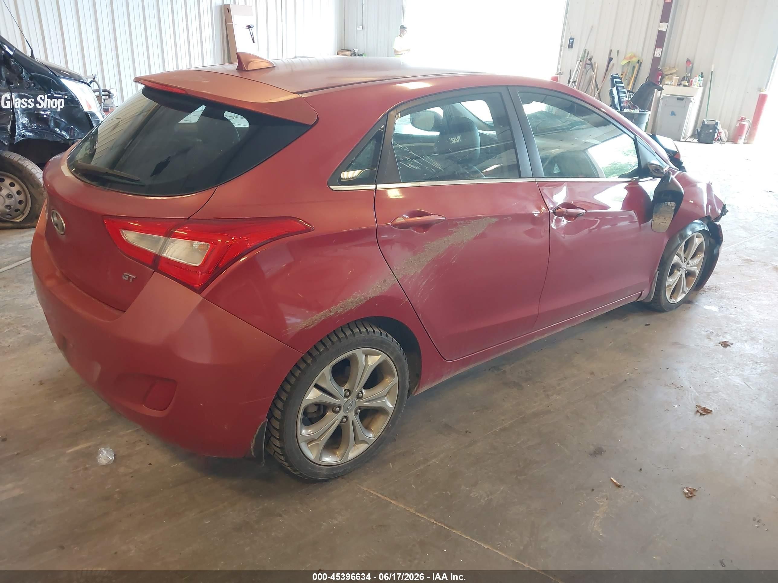 2014 Hyundai Elantra Gt   Red vin: KMHD35LH9EU184728