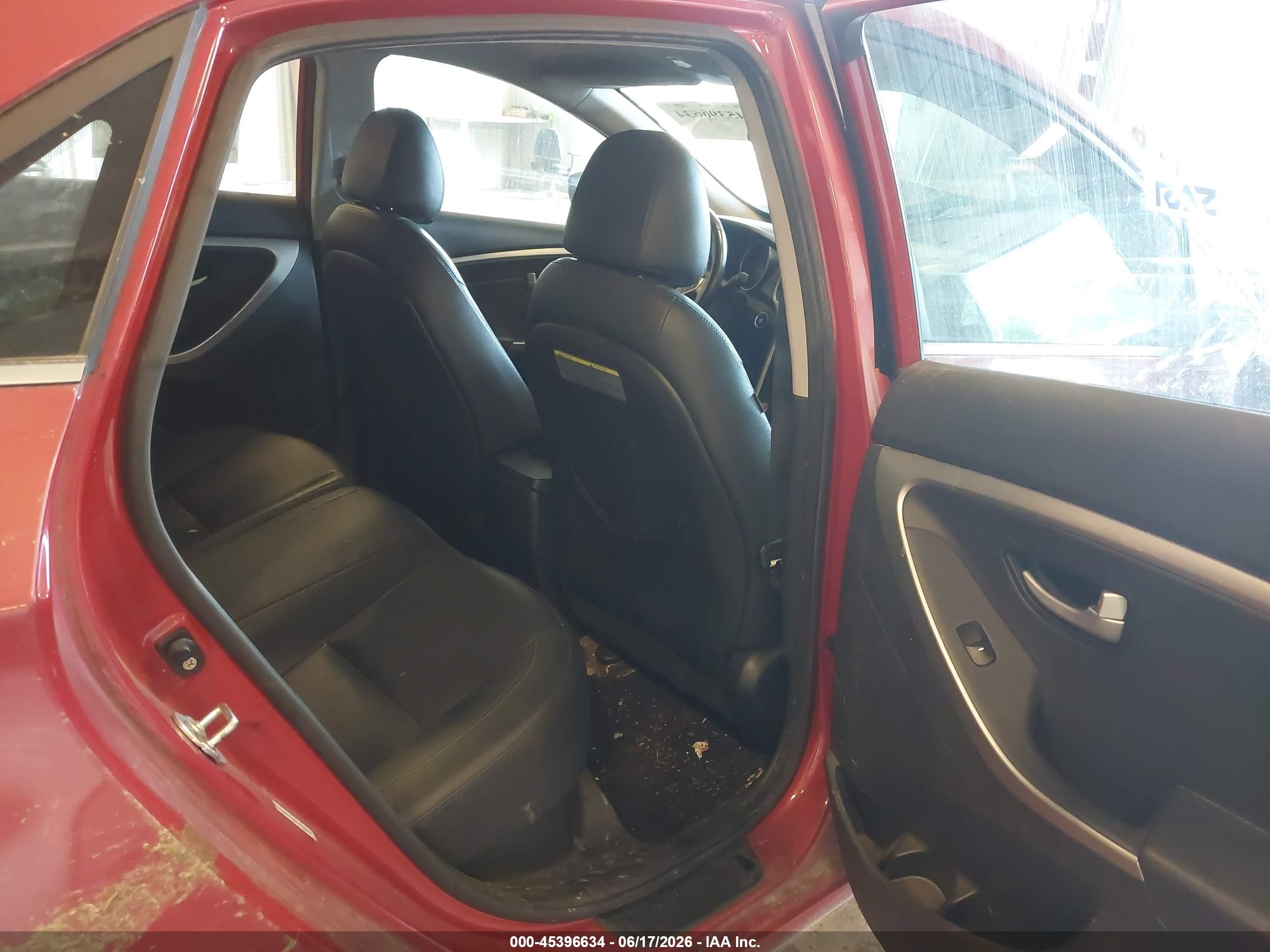 2014 Hyundai Elantra Gt   Red vin: KMHD35LH9EU184728
