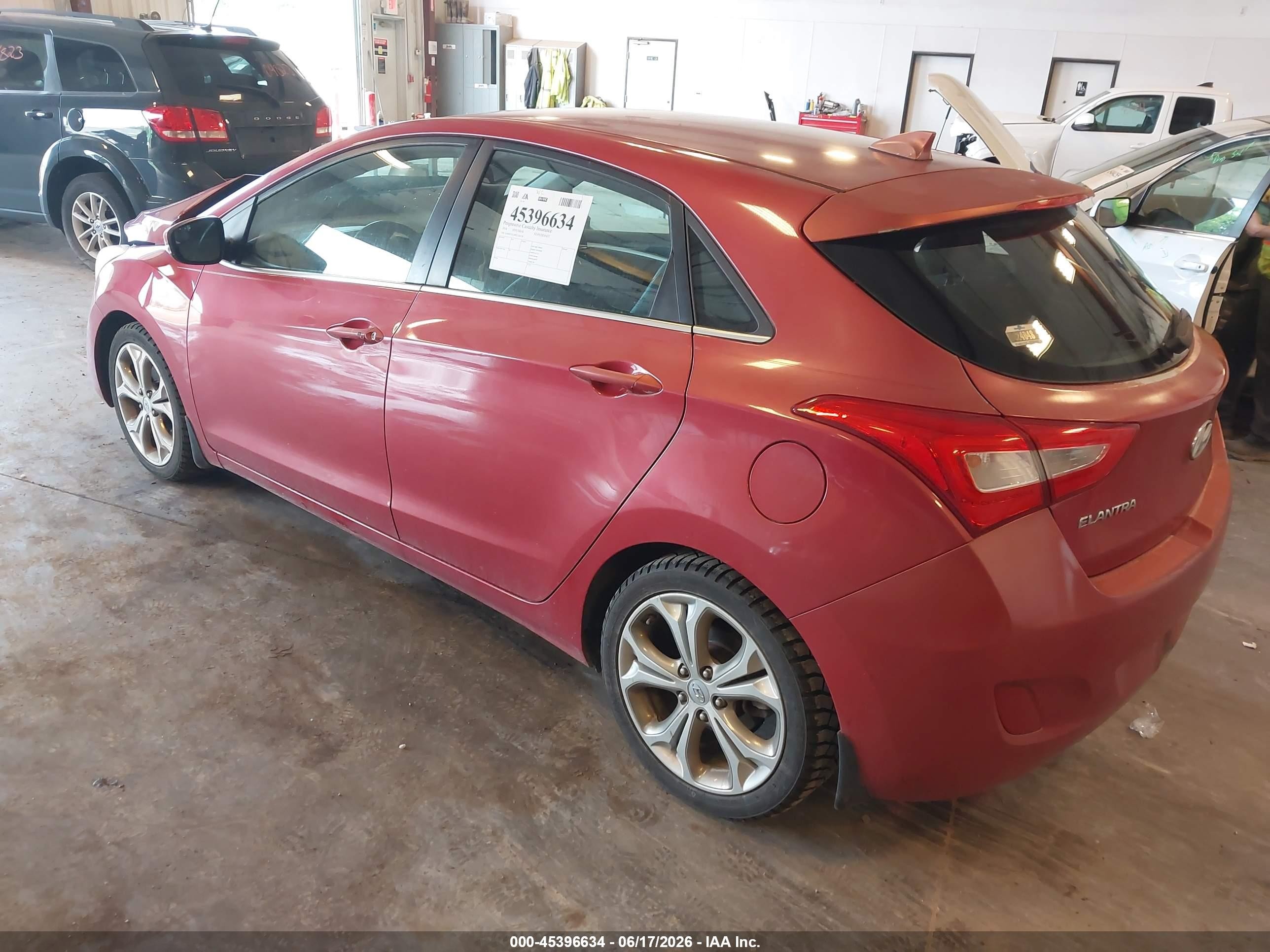 2014 Hyundai Elantra Gt   Red vin: KMHD35LH9EU184728