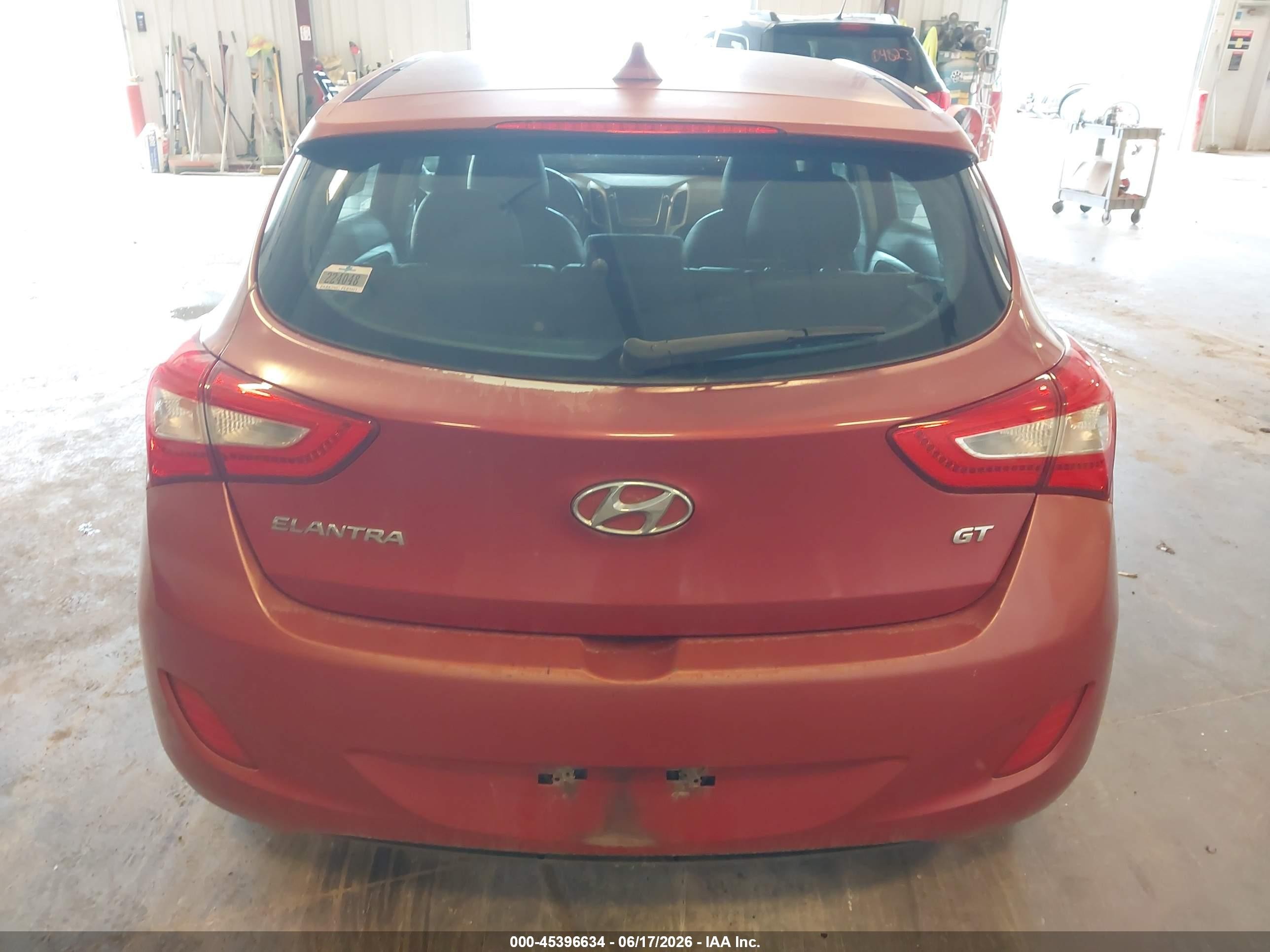 2014 Hyundai Elantra Gt   Red vin: KMHD35LH9EU184728