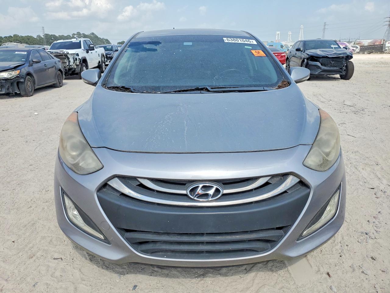 2014 Hyundai Elantra Gt Base Silver vin: KMHD35LH9EU188939