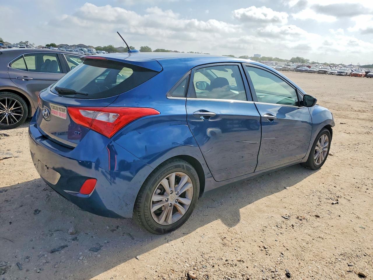 2014 Hyundai Elantra Gt Base Blue vin: KMHD35LH9EU195017