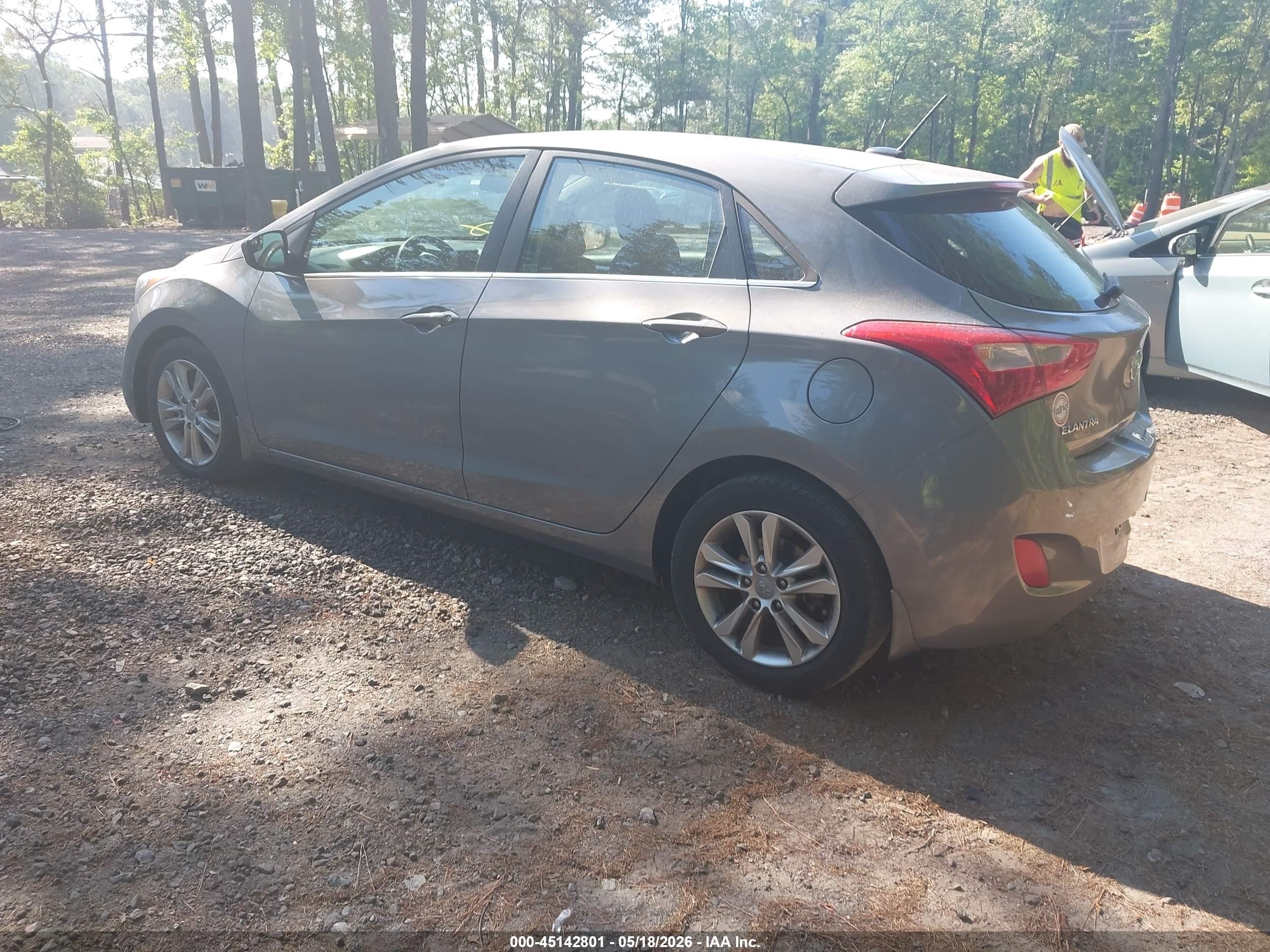 2014 Hyundai Elantra Gt   Gray vin: KMHD35LH9EU214679
