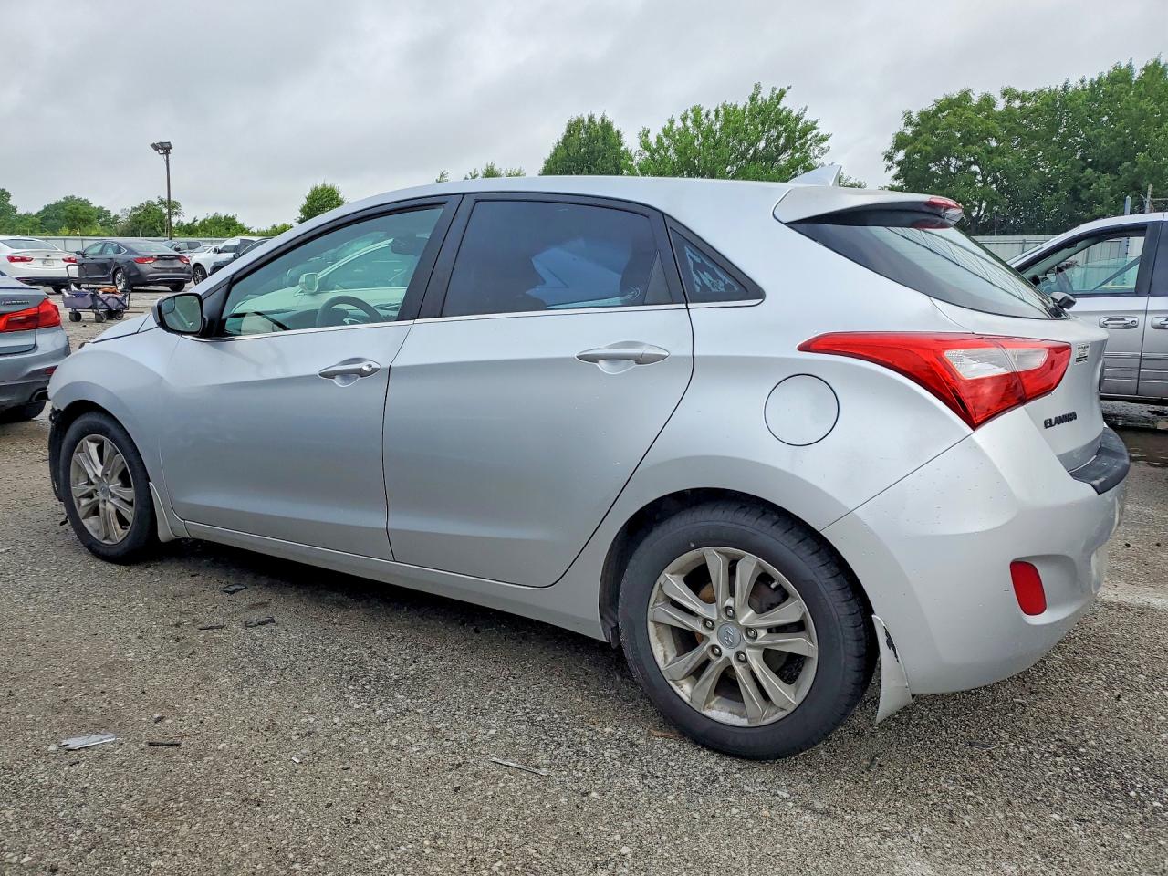 2014 Hyundai Elantra Gt Base Silver vin: KMHD35LH9EU230638