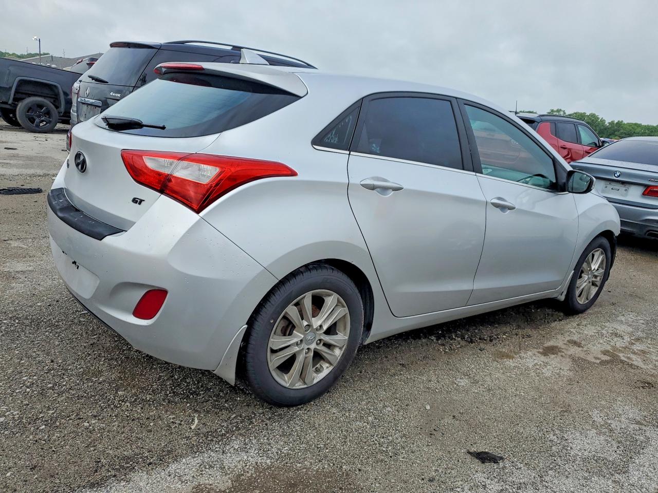2014 Hyundai Elantra Gt Base Silver vin: KMHD35LH9EU230638