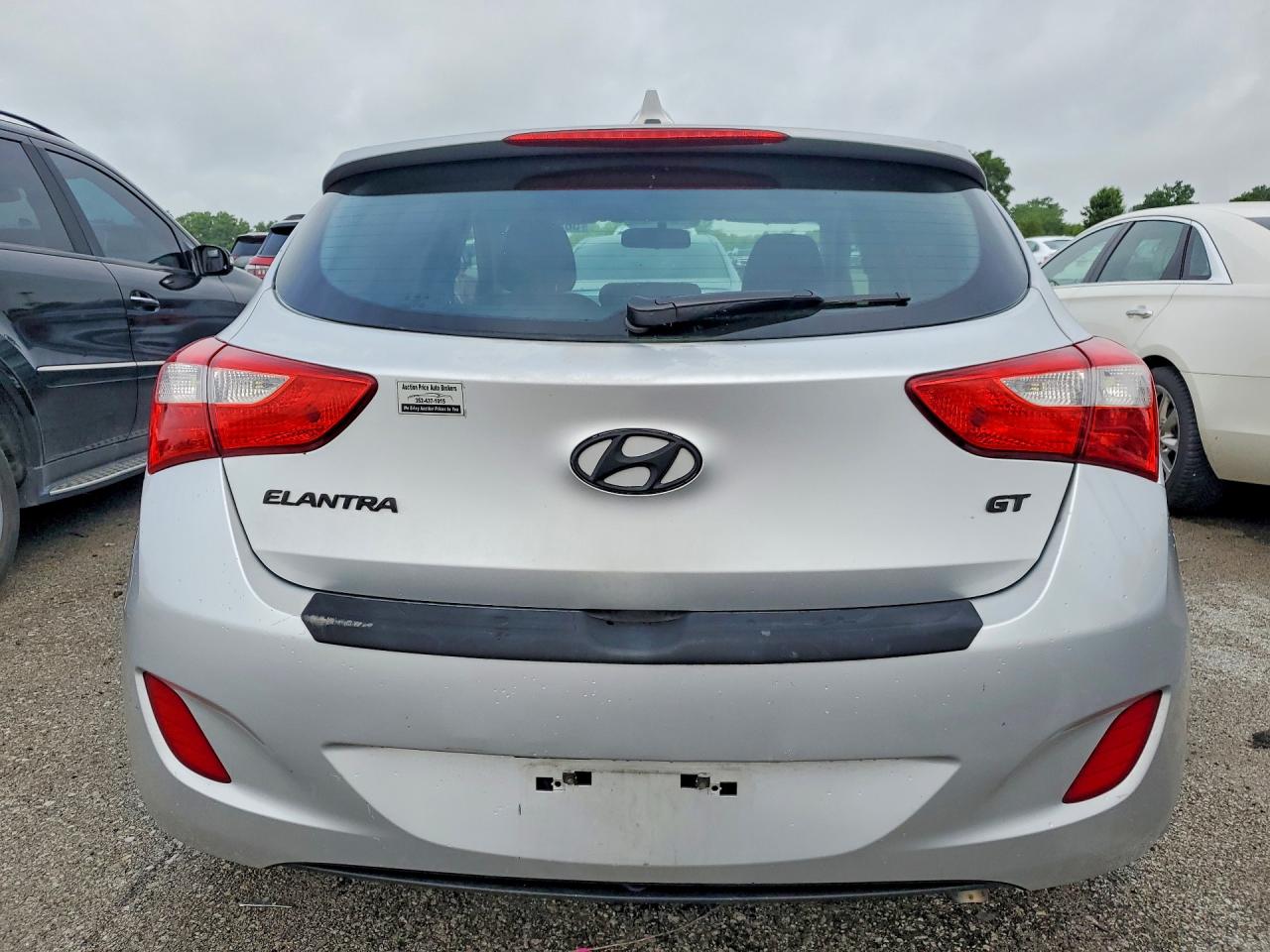 2014 Hyundai Elantra Gt Base Silver vin: KMHD35LH9EU230638