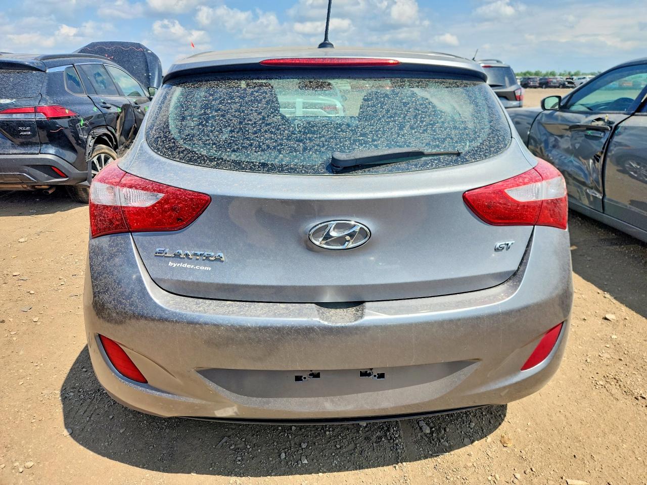 2015 Hyundai Elantra Gt Base Silver vin: KMHD35LH9FU236781