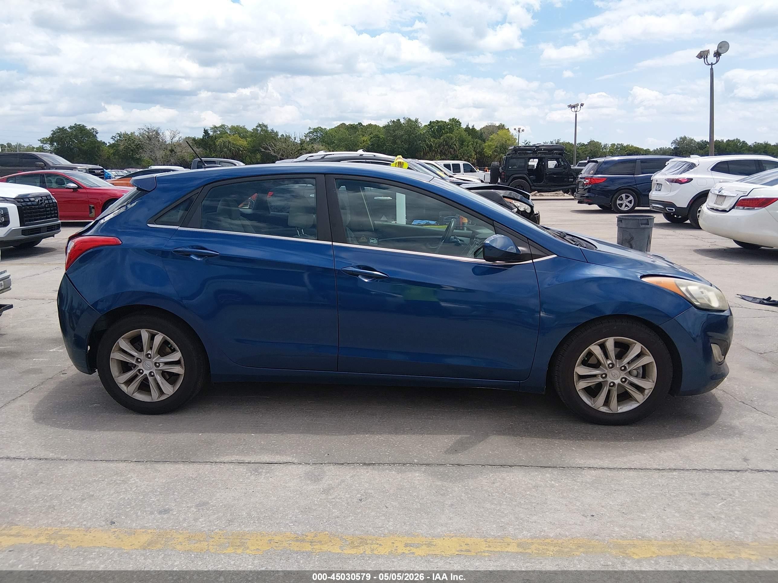 2015 Hyundai Elantra Gt   Blue vin: KMHD35LH9FU248235
