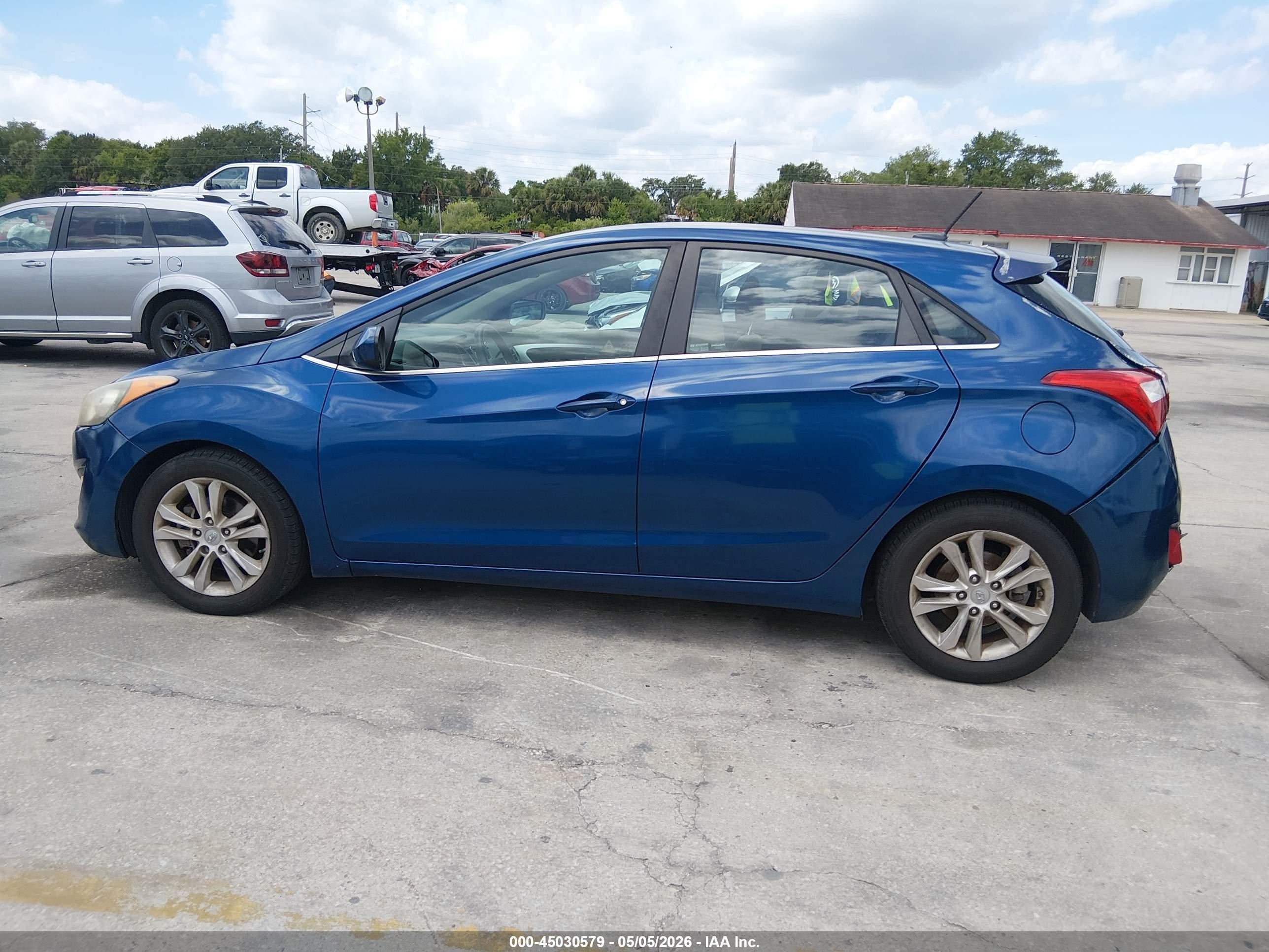 2015 Hyundai Elantra Gt   Blue vin: KMHD35LH9FU248235