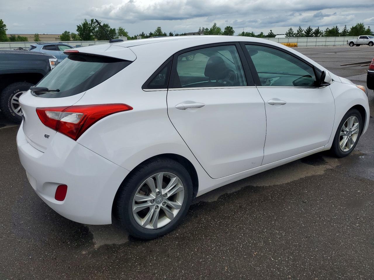 2015 Hyundai Elantra Gt Base White vin: KMHD35LH9FU248445
