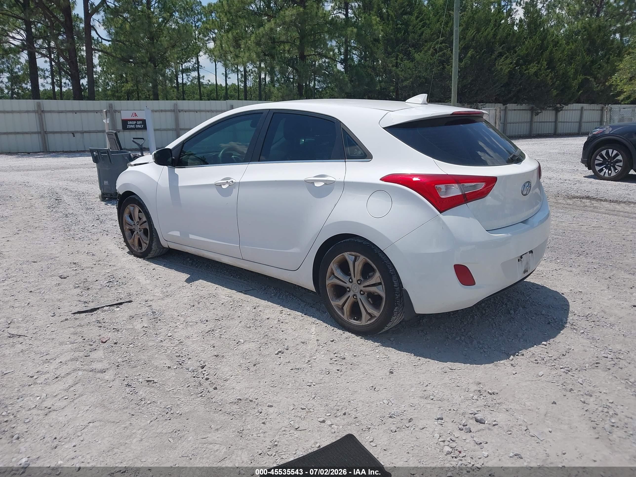 2014 Hyundai Elantra Gt White vin: KMHD35LHXEU164858