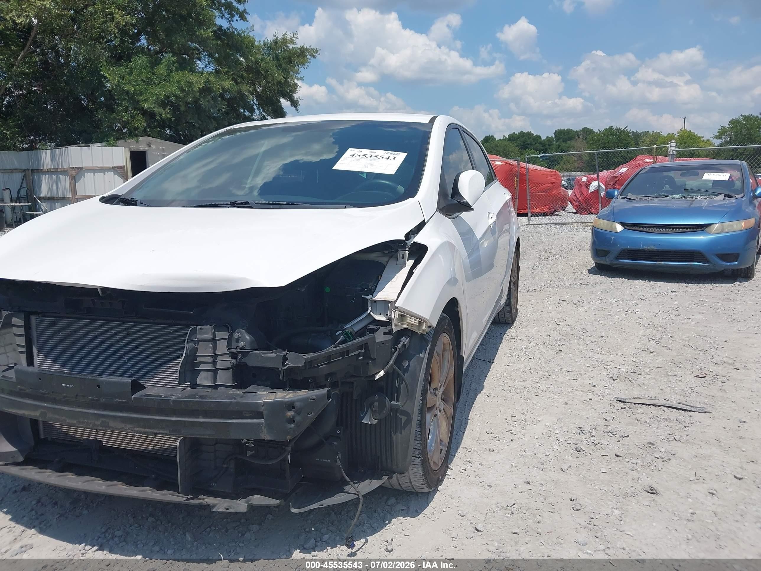 2014 Hyundai Elantra Gt White vin: KMHD35LHXEU164858