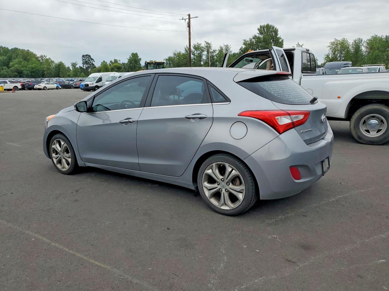 2014 Hyundai Elantra Gt Base Gray vin: KMHD35LHXEU165542