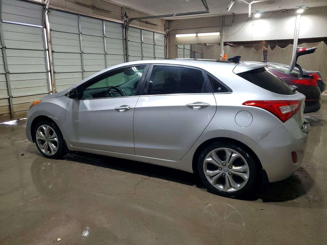 2014 Hyundai Elantra Gt Base Silver vin: KMHD35LHXEU174368