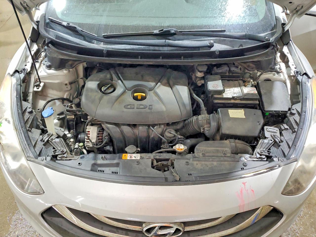2014 Hyundai Elantra Gt Base Silver vin: KMHD35LHXEU174368