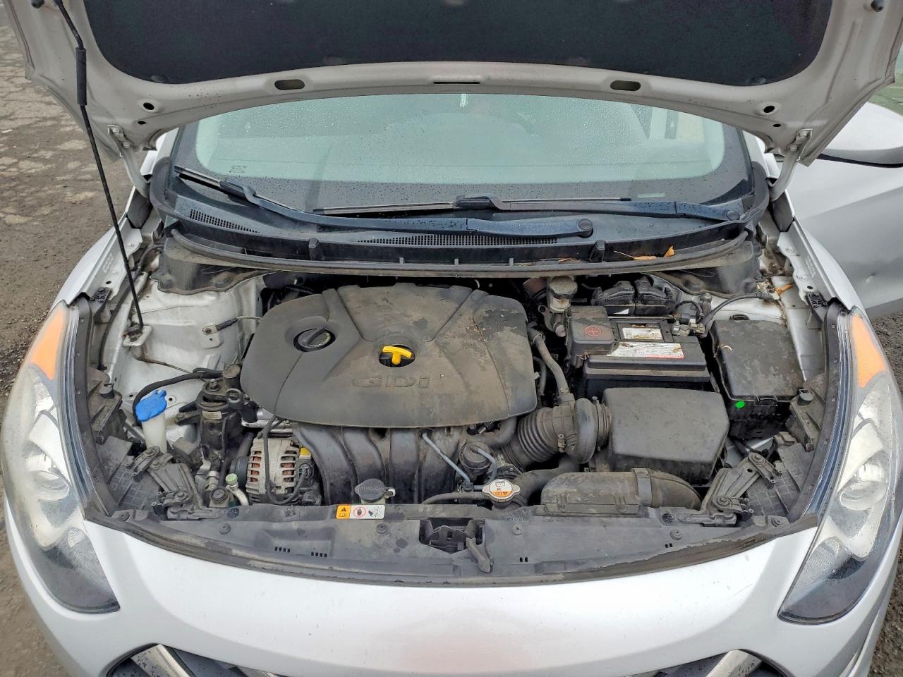 2014 Hyundai Elantra Gt Base Silver vin: KMHD35LHXEU201472