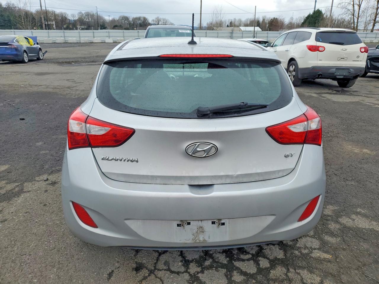 2014 Hyundai Elantra Gt Base Silver vin: KMHD35LHXEU201472