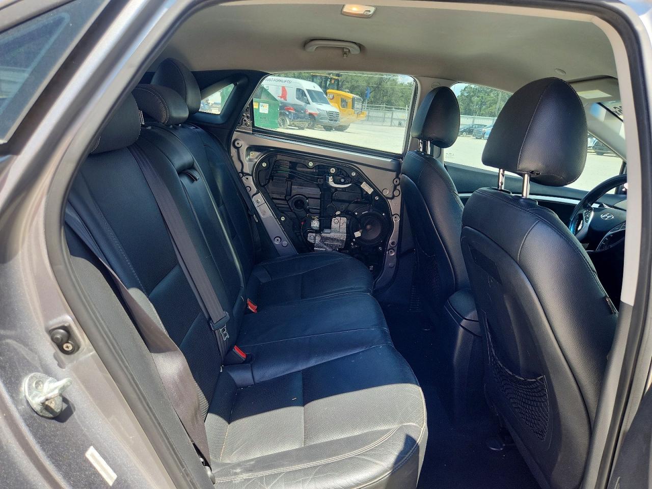 2014 Hyundai Elantra Gt Base Серый vin: KMHD35LHXEU204260