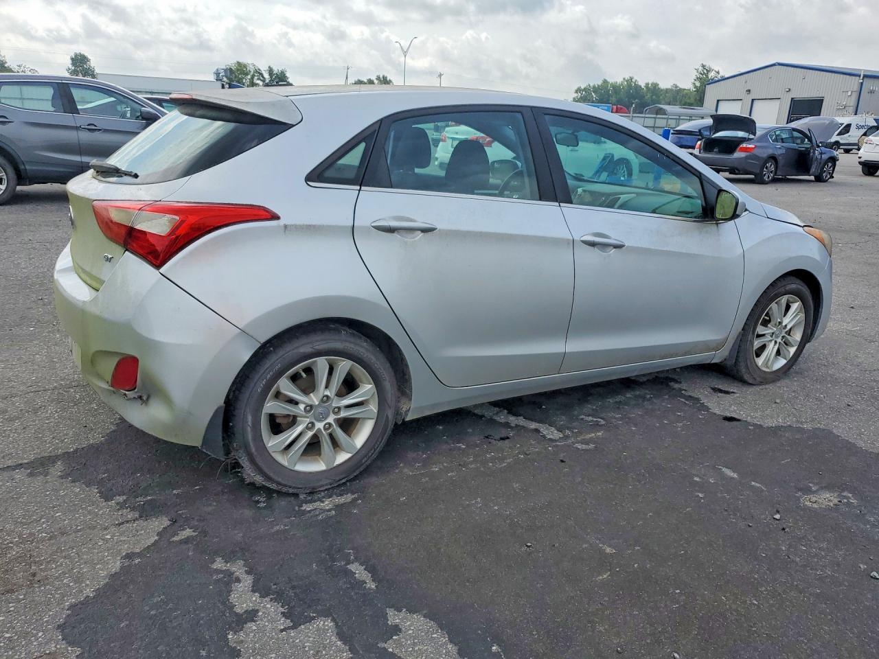 2015 Hyundai Elantra Gt Base Silver vin: KMHD35LHXFU236434