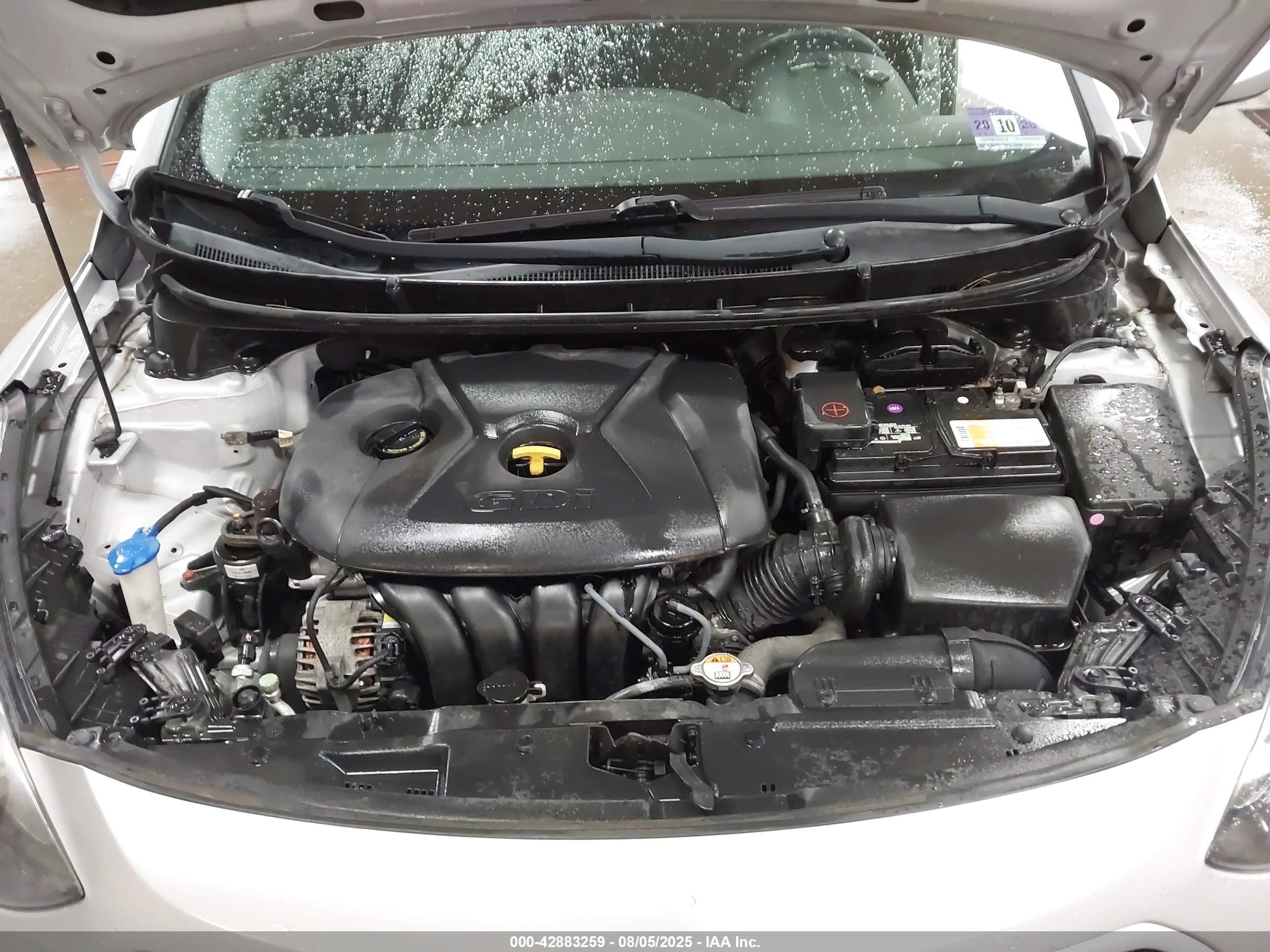 2017 Hyundai Elantra Gt   Серебряный vin: KMHD35LHXHU359864