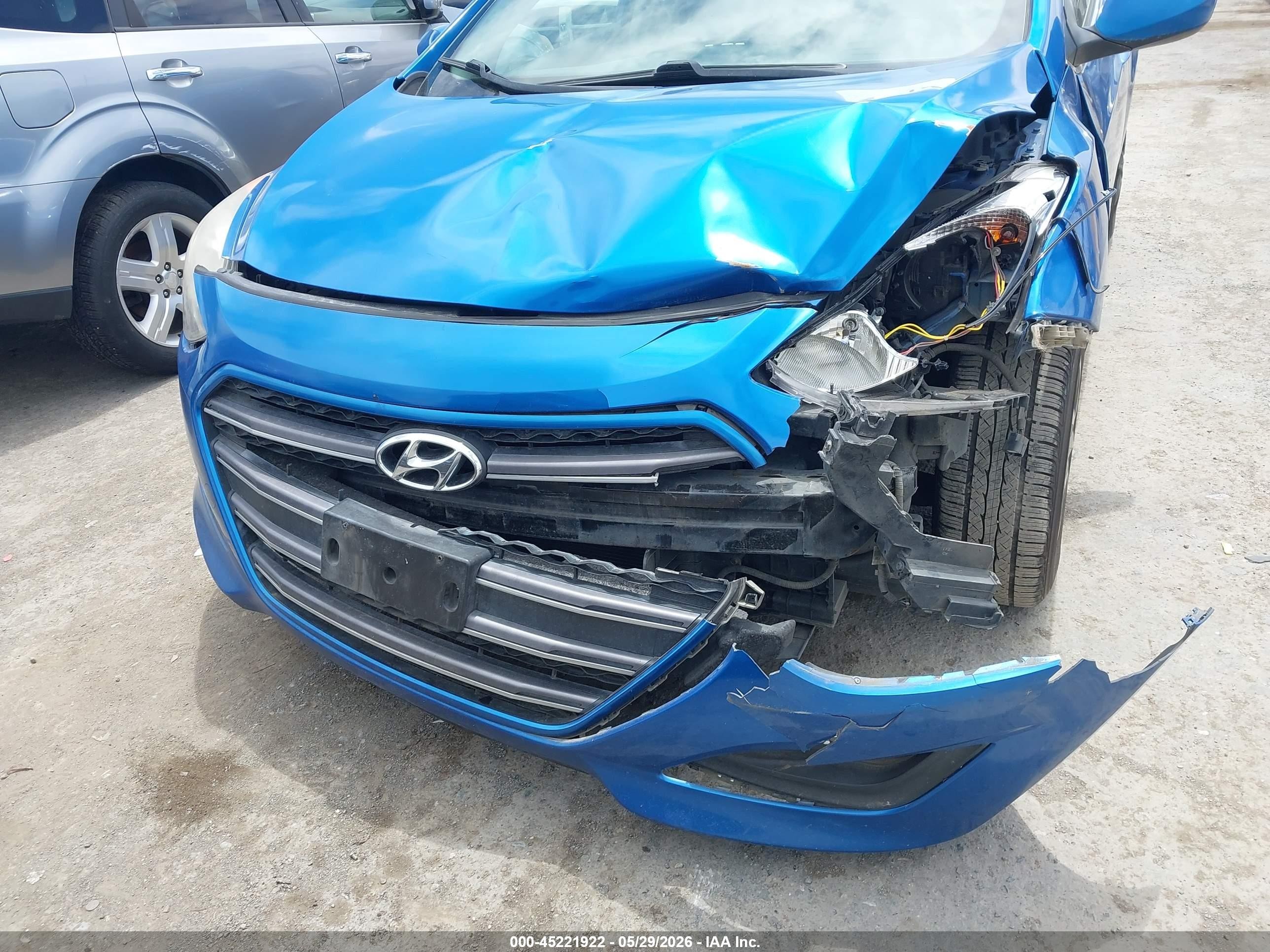 2017 Hyundai Elantra Gt   Синий vin: KMHD35LHXHU361730