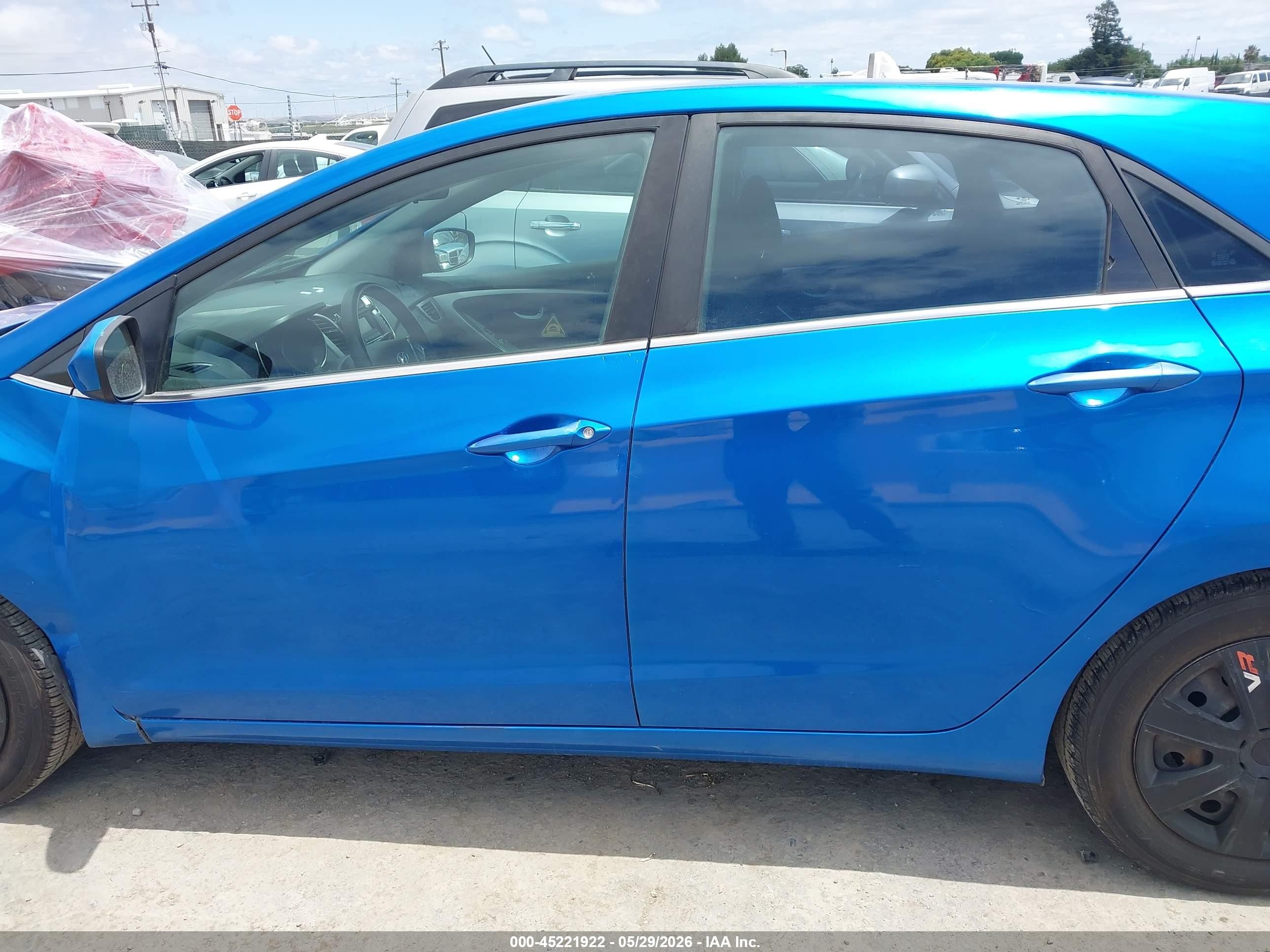2017 Hyundai Elantra Gt   Синий vin: KMHD35LHXHU361730