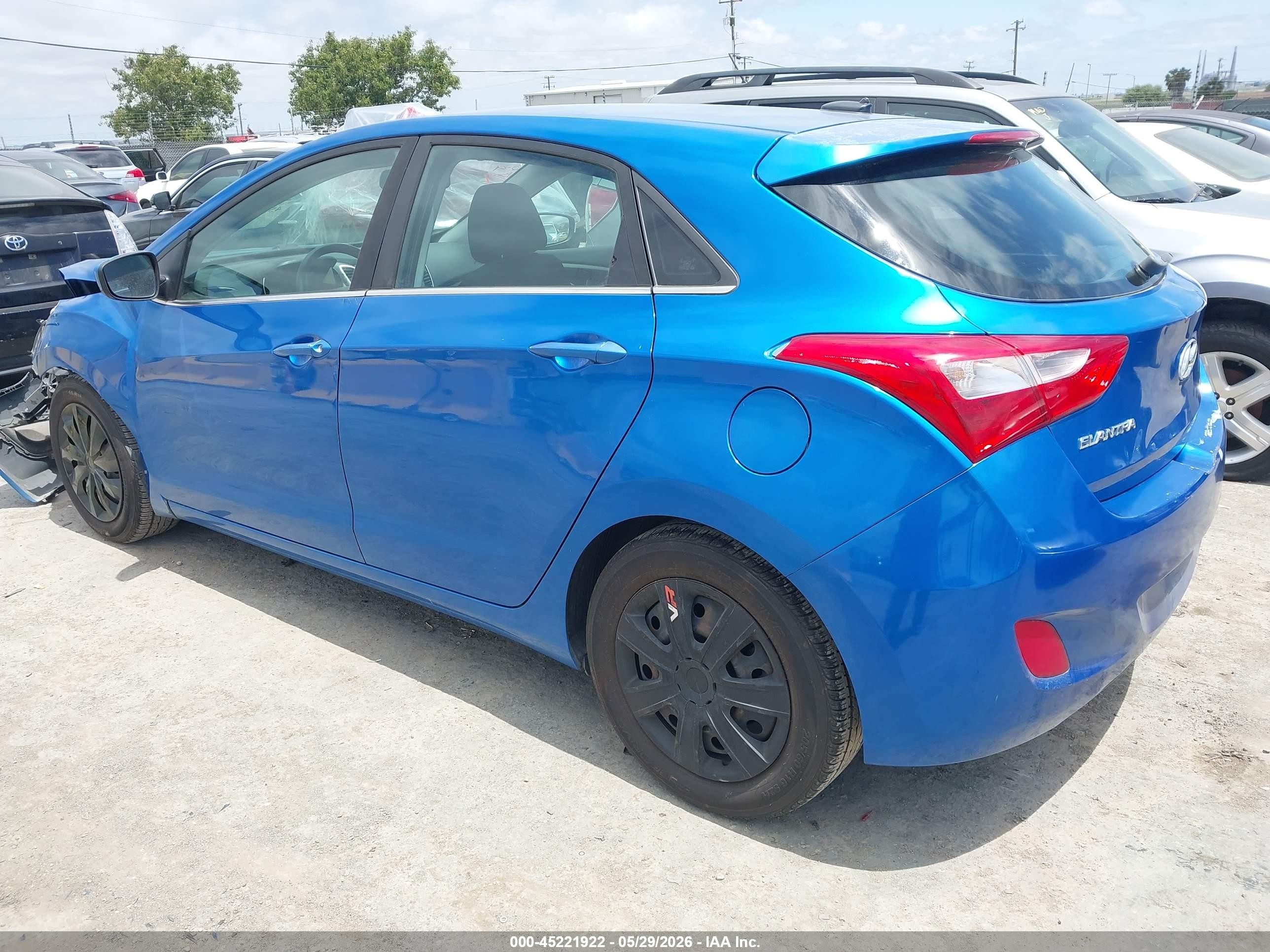 2017 Hyundai Elantra Gt   Синий vin: KMHD35LHXHU361730