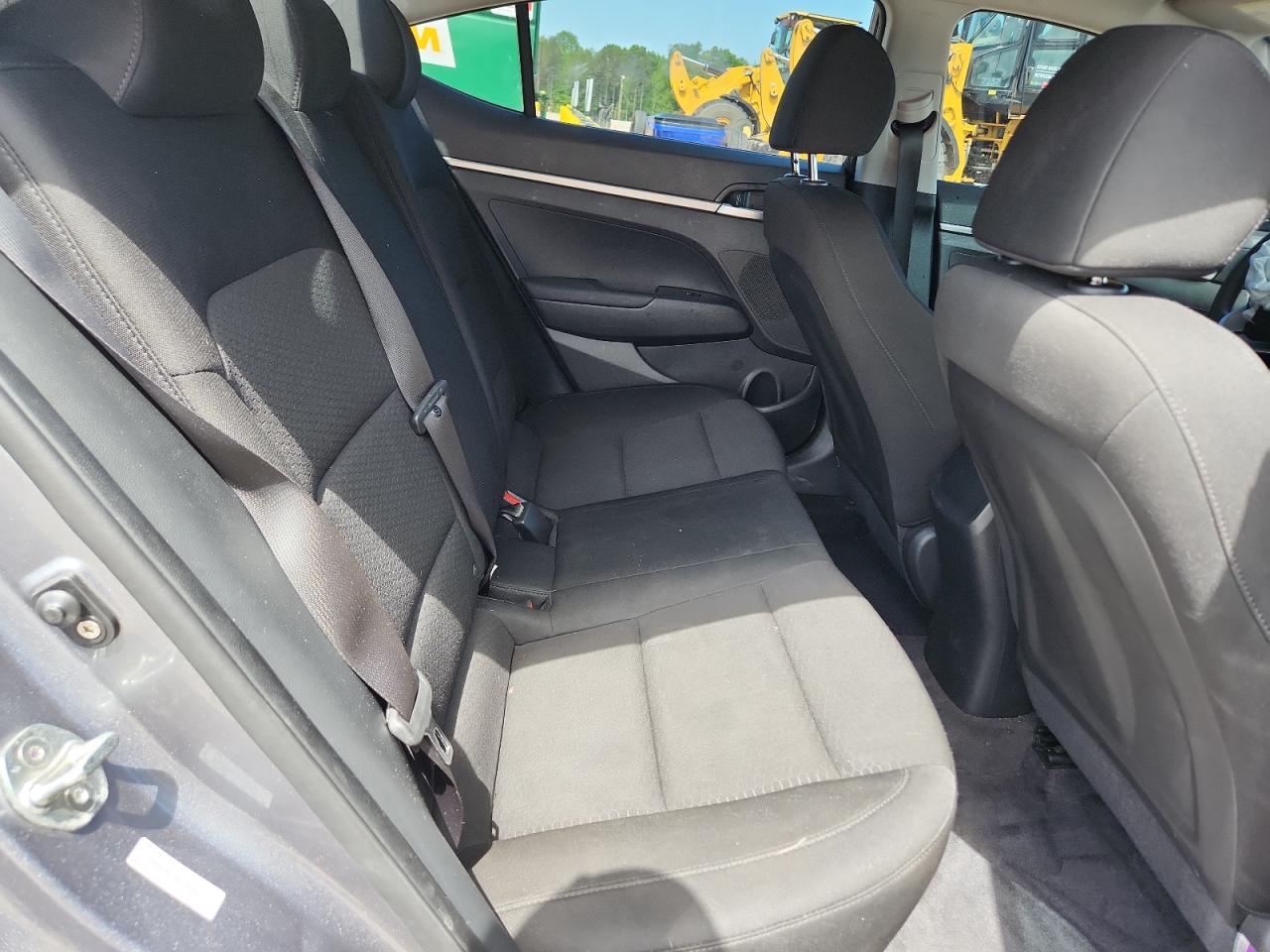 2019 Hyundai Elantra Se Gray vin: KMHD74LF0KU868673