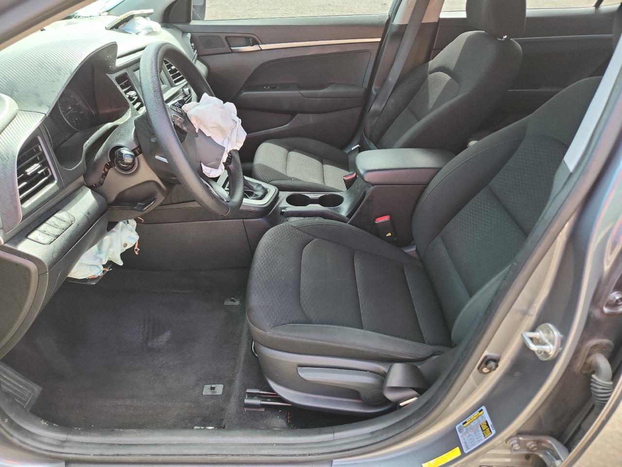 2019 Hyundai Elantra Se Gray vin: KMHD74LF0KU868673