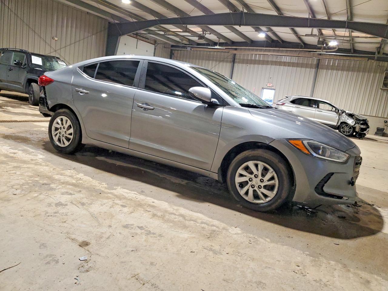 2018 Hyundai Elantra Se Silver vin: KMHD74LF2JU580944