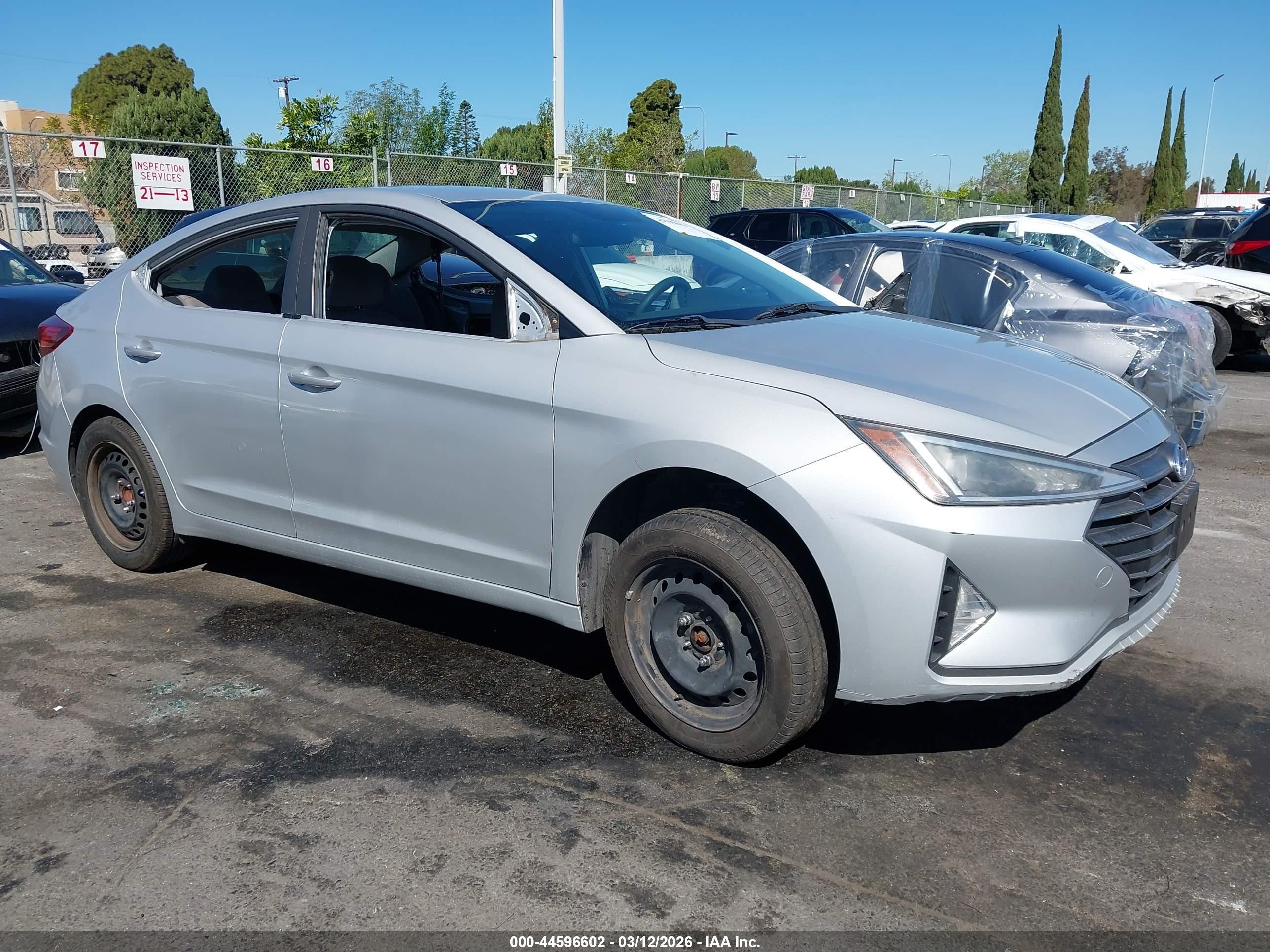 2019 Hyundai Elantra Se Серебряный vin: KMHD74LF2KU861577