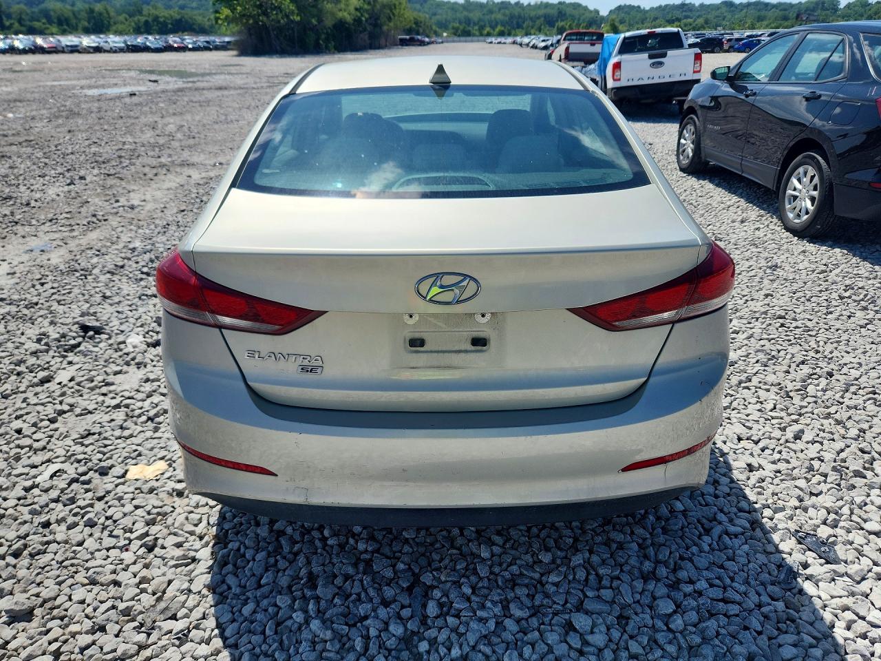 2017 Hyundai Elantra Se Gold vin: KMHD74LF3HU362568