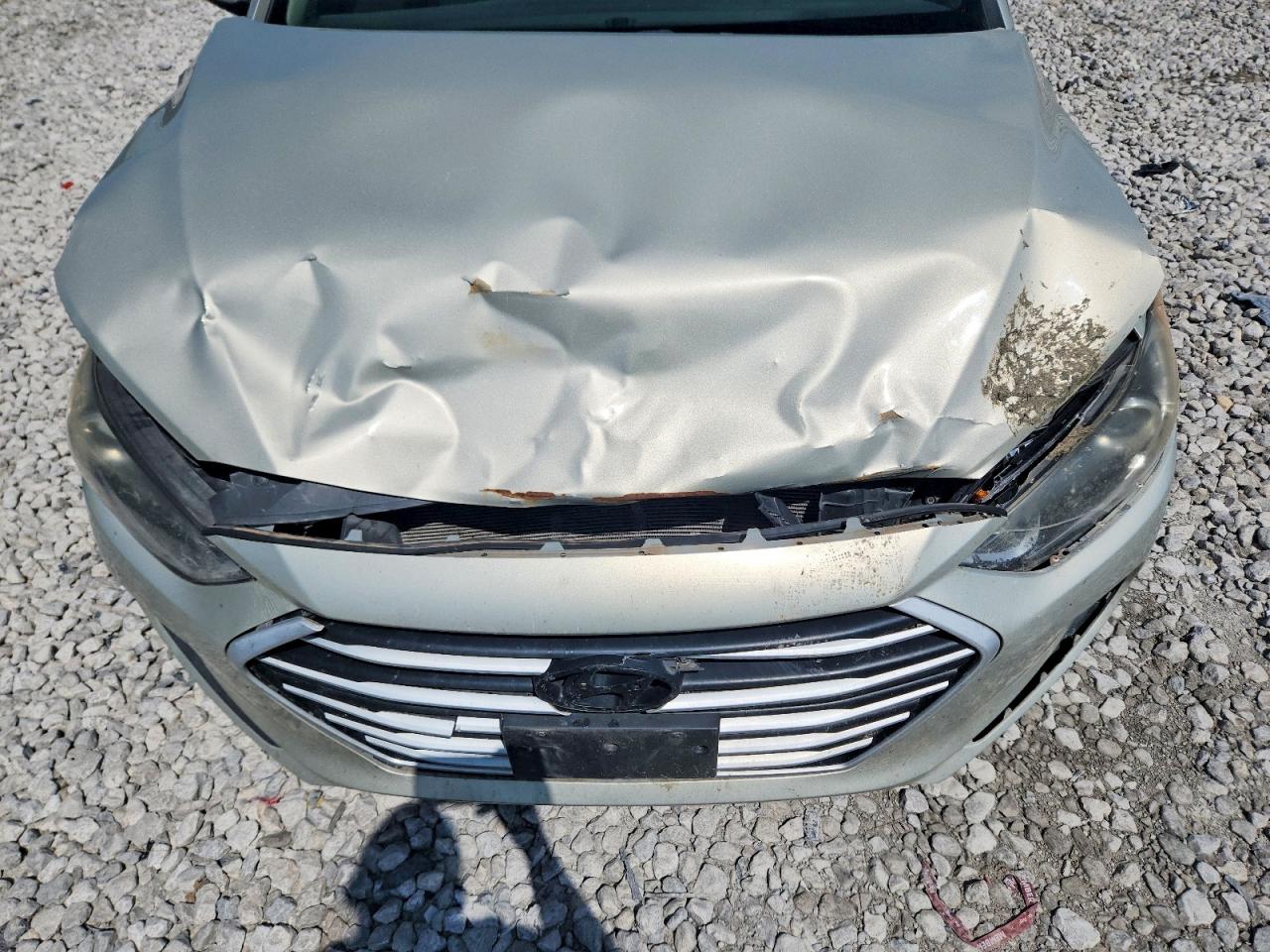 2017 Hyundai Elantra Se Gold vin: KMHD74LF3HU362568