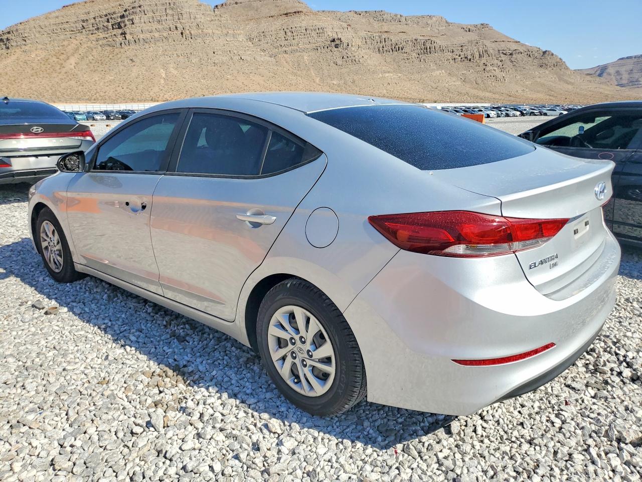 2017 Hyundai Elantra Se Silver vin: KMHD74LF3HU376549