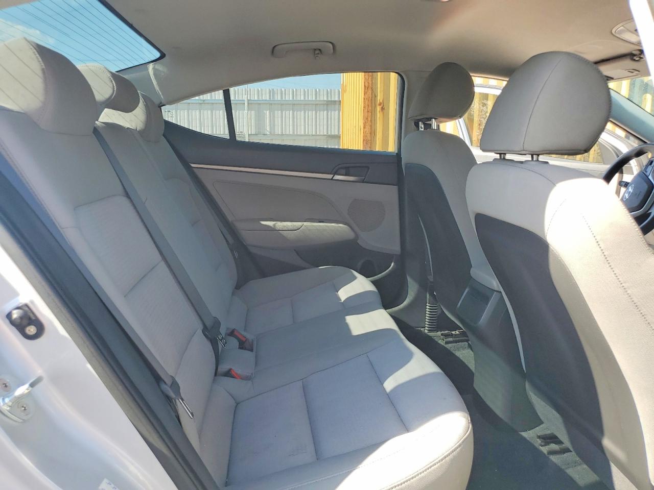2017 Hyundai Elantra Se Silver vin: KMHD74LF3HU376549