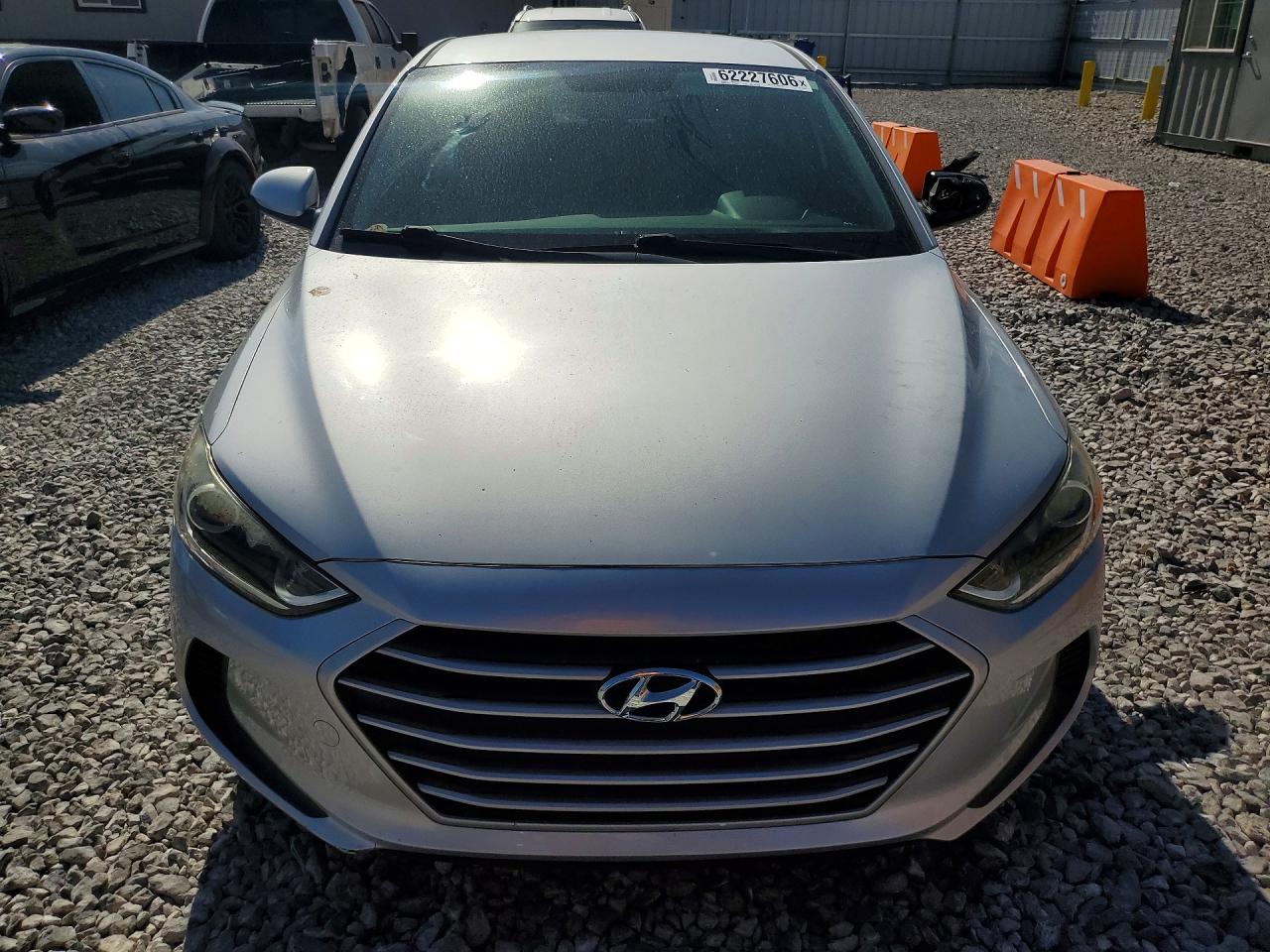 2017 Hyundai Elantra Se Silver vin: KMHD74LF3HU376549