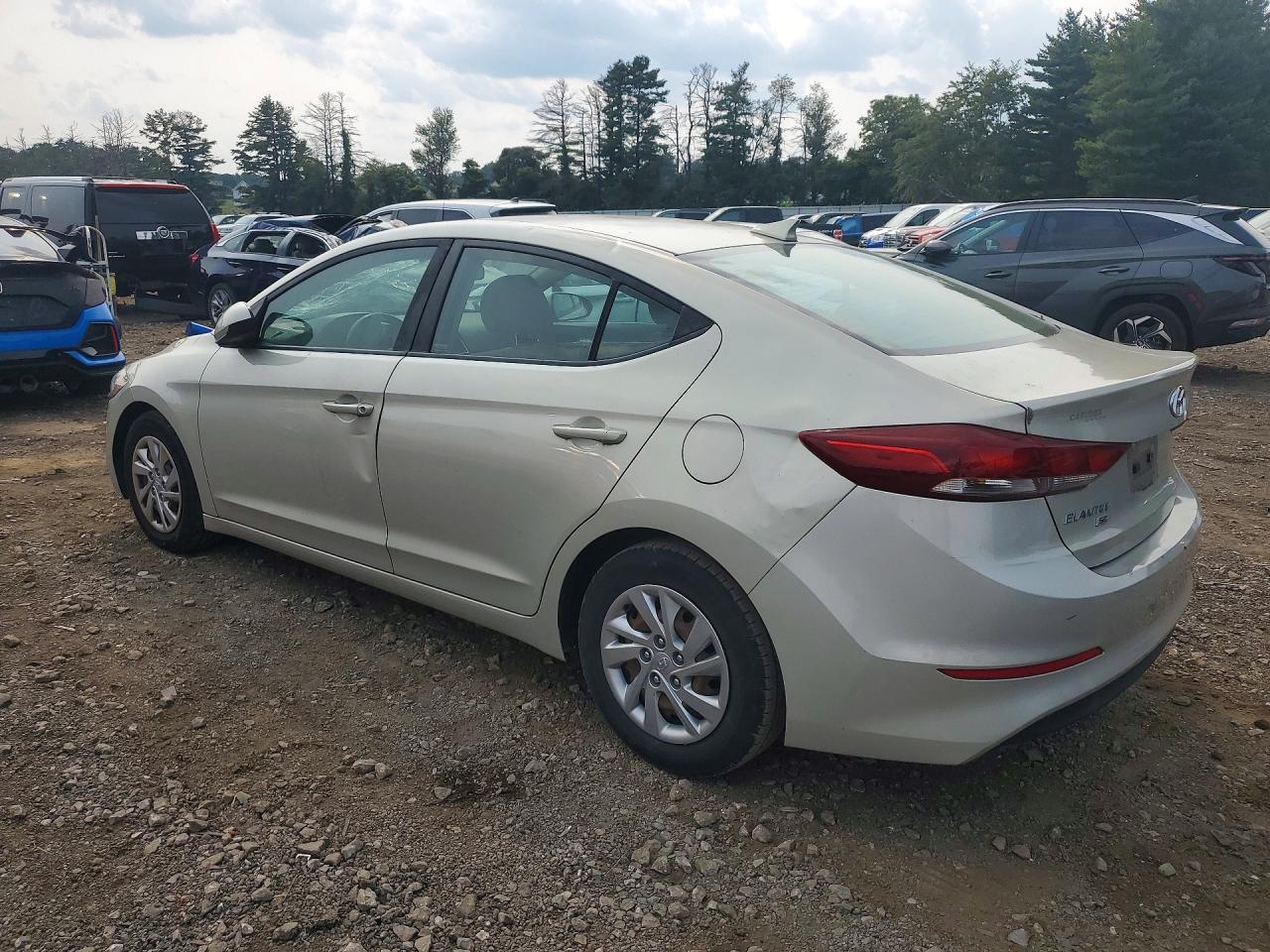 2017 Hyundai Elantra Se Бежевый vin: KMHD74LF4HU380156