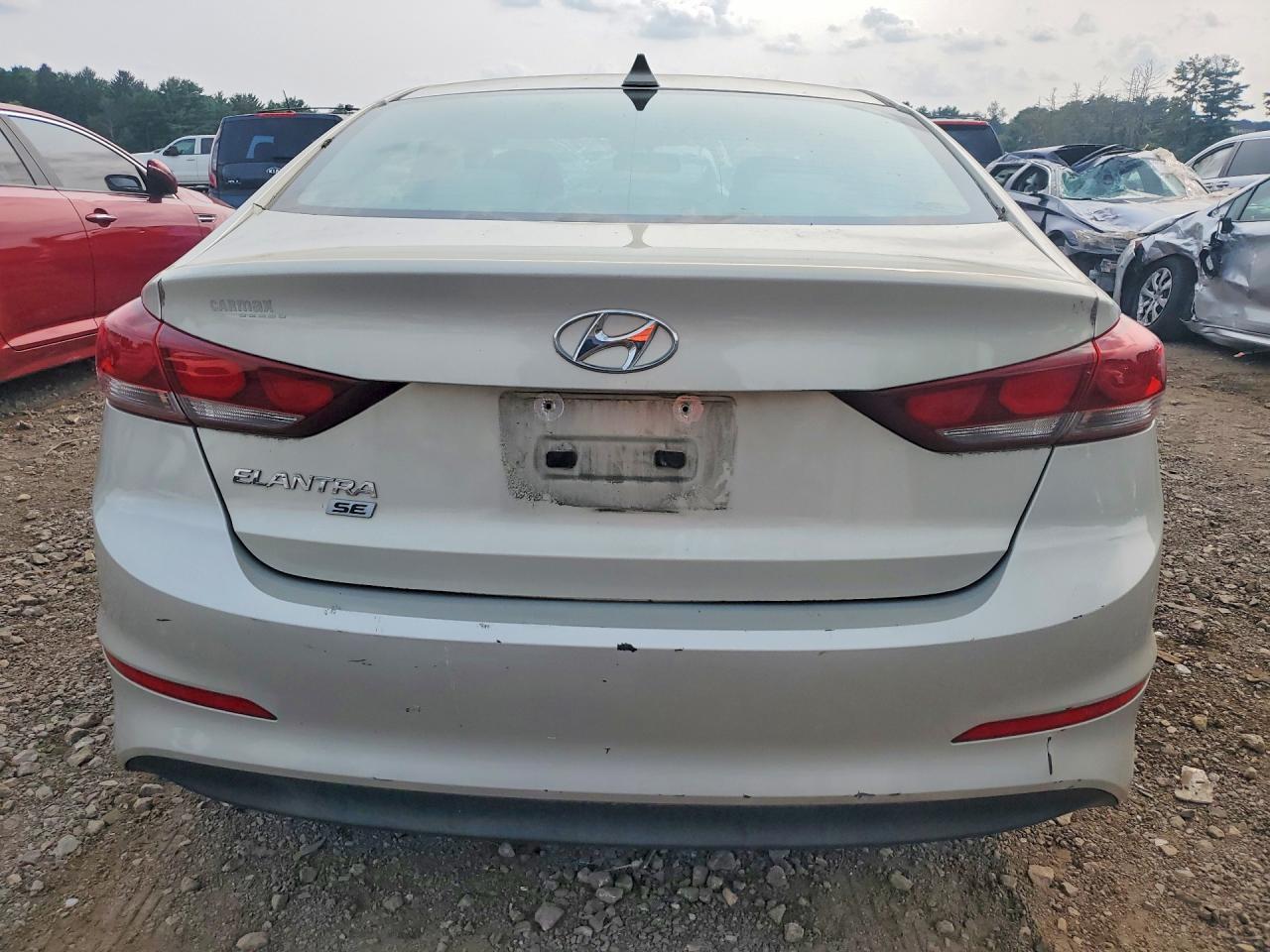 2017 Hyundai Elantra Se Бежевый vin: KMHD74LF4HU380156