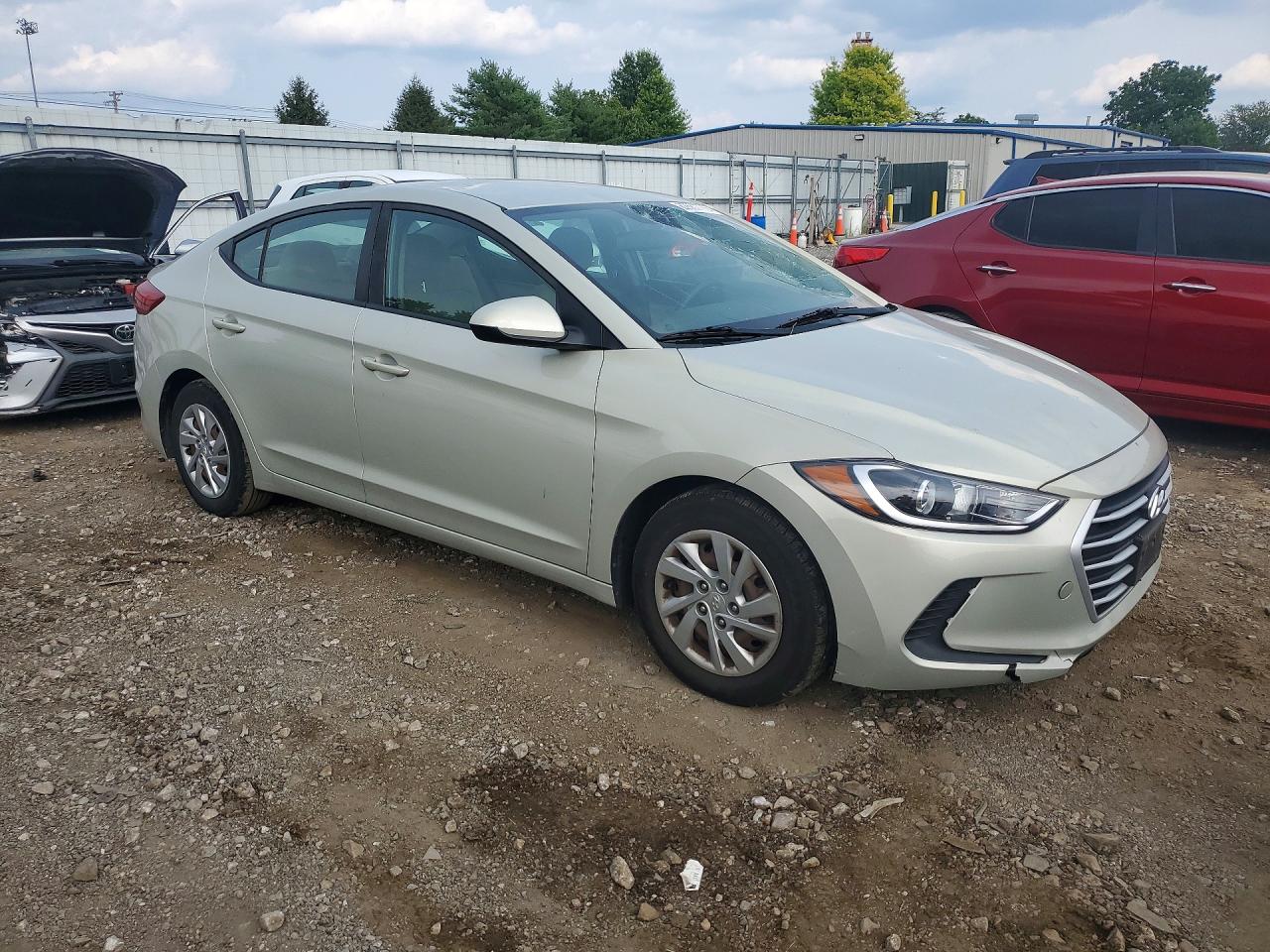 2017 Hyundai Elantra Se Бежевый vin: KMHD74LF4HU380156