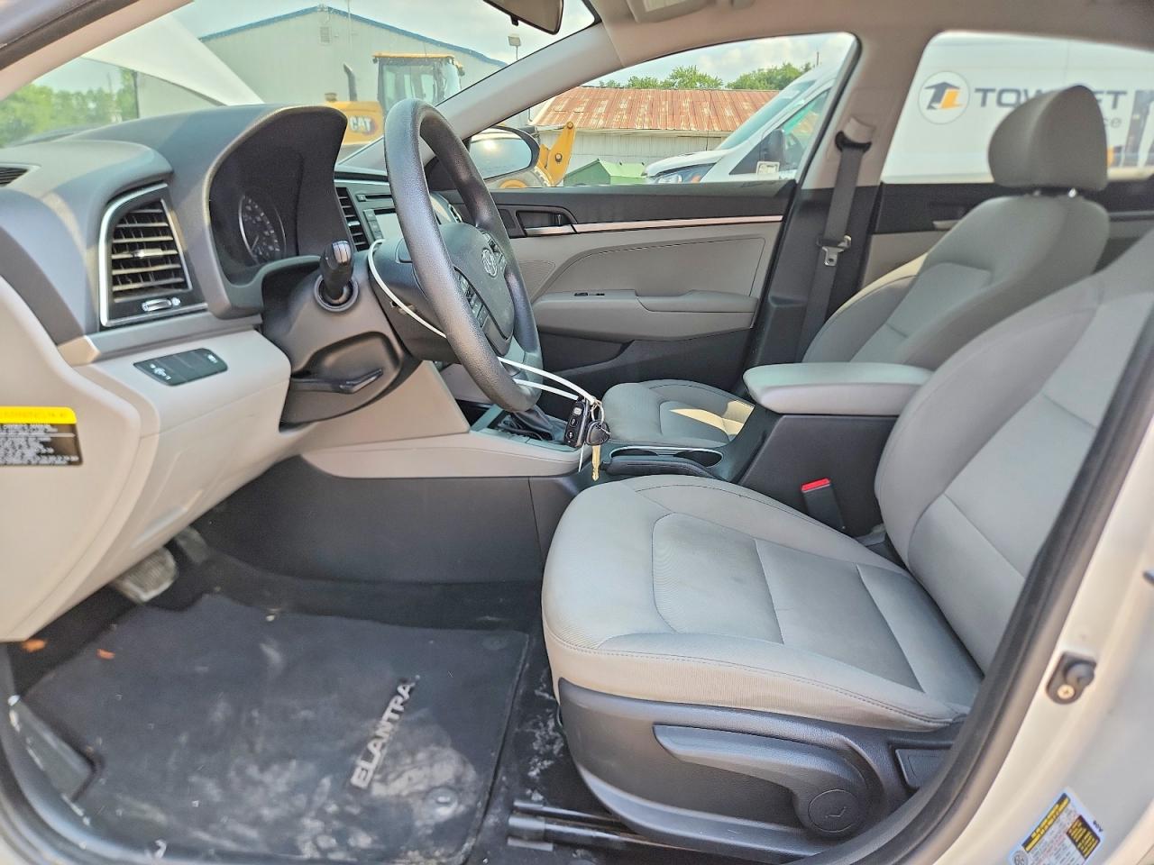 2017 Hyundai Elantra Se Silver vin: KMHD74LF4HU423605