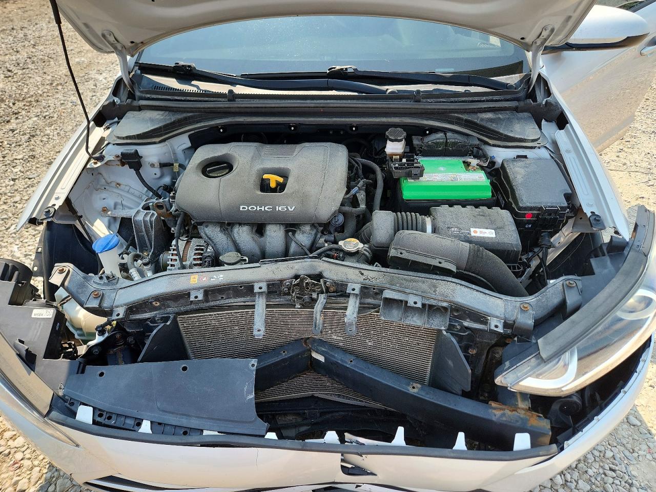 2017 Hyundai Elantra Se Silver vin: KMHD74LF4HU423605