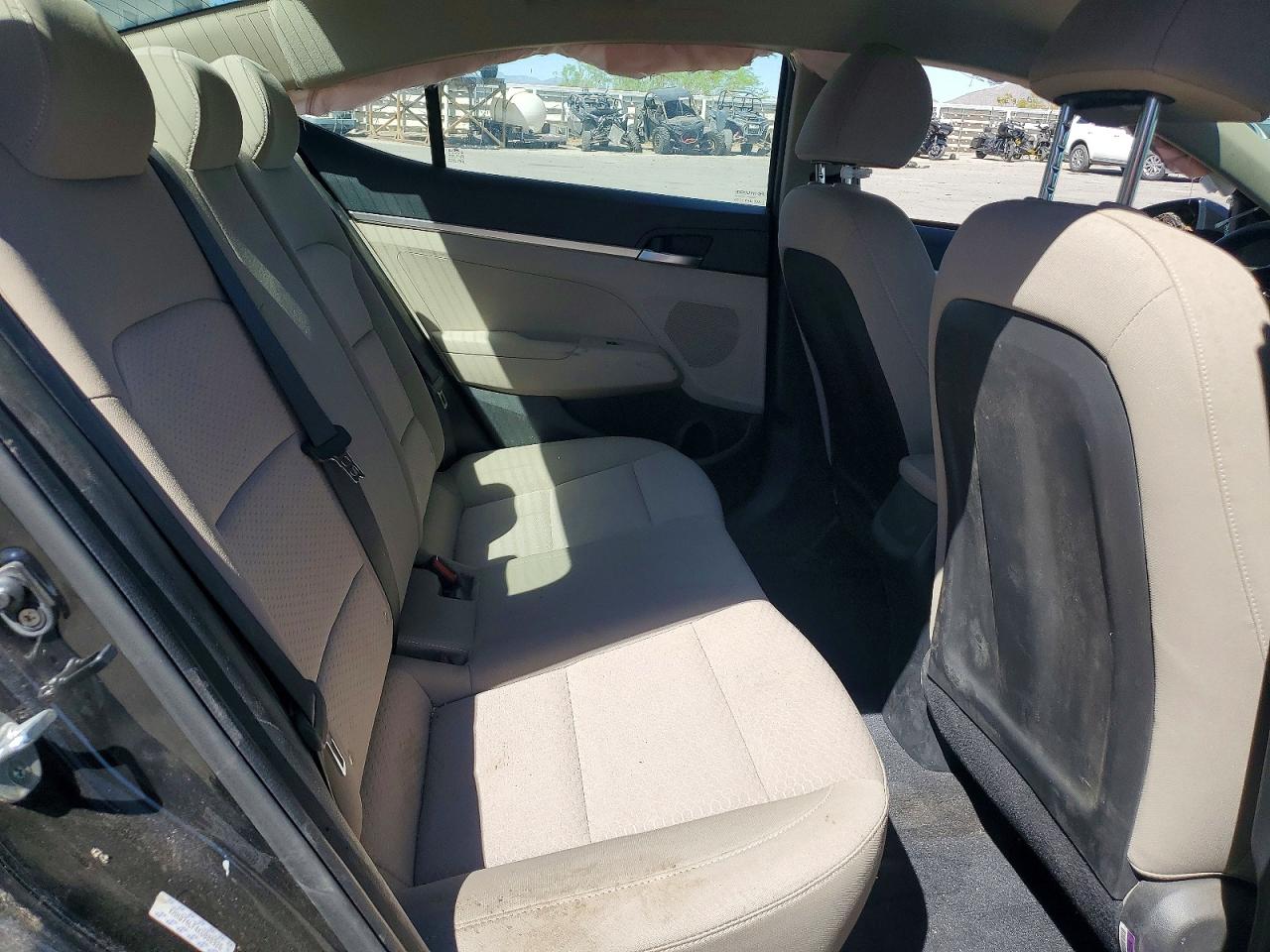 2019 Hyundai Elantra Se Black vin: KMHD74LF4KU888926