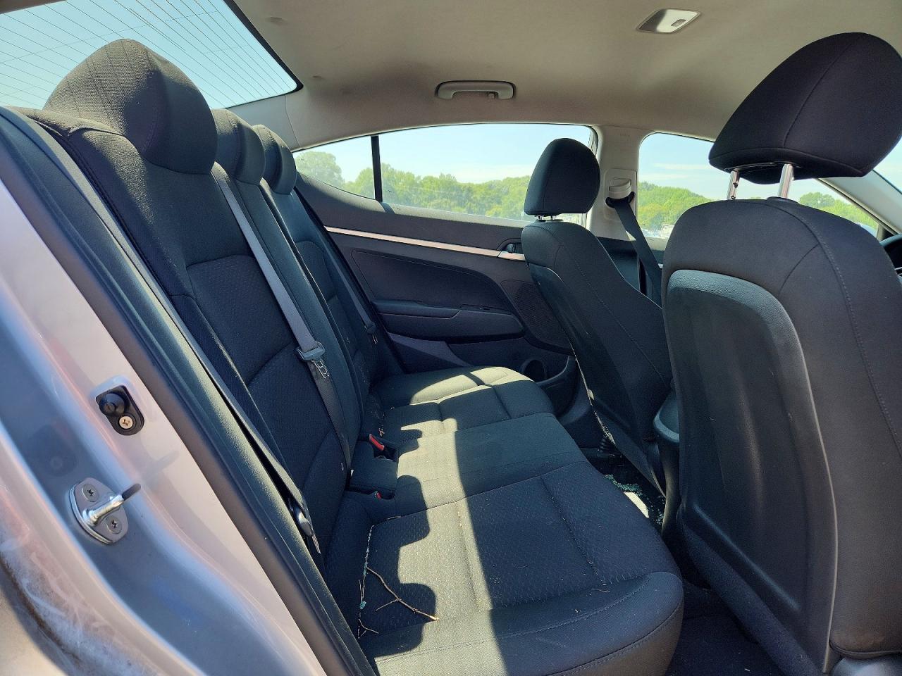 2020 Hyundai Elantra Se Silver vin: KMHD74LF4LU927578