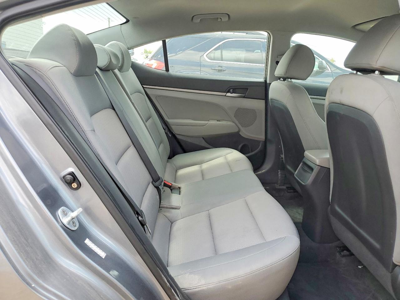 2017 Hyundai Elantra Se Серый vin: KMHD74LF5HU119988