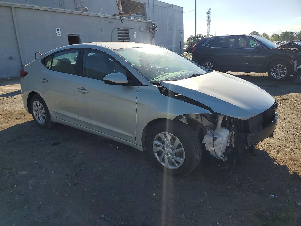 2017 Hyundai Elantra Se Silver vin: KMHD74LF5HU350101