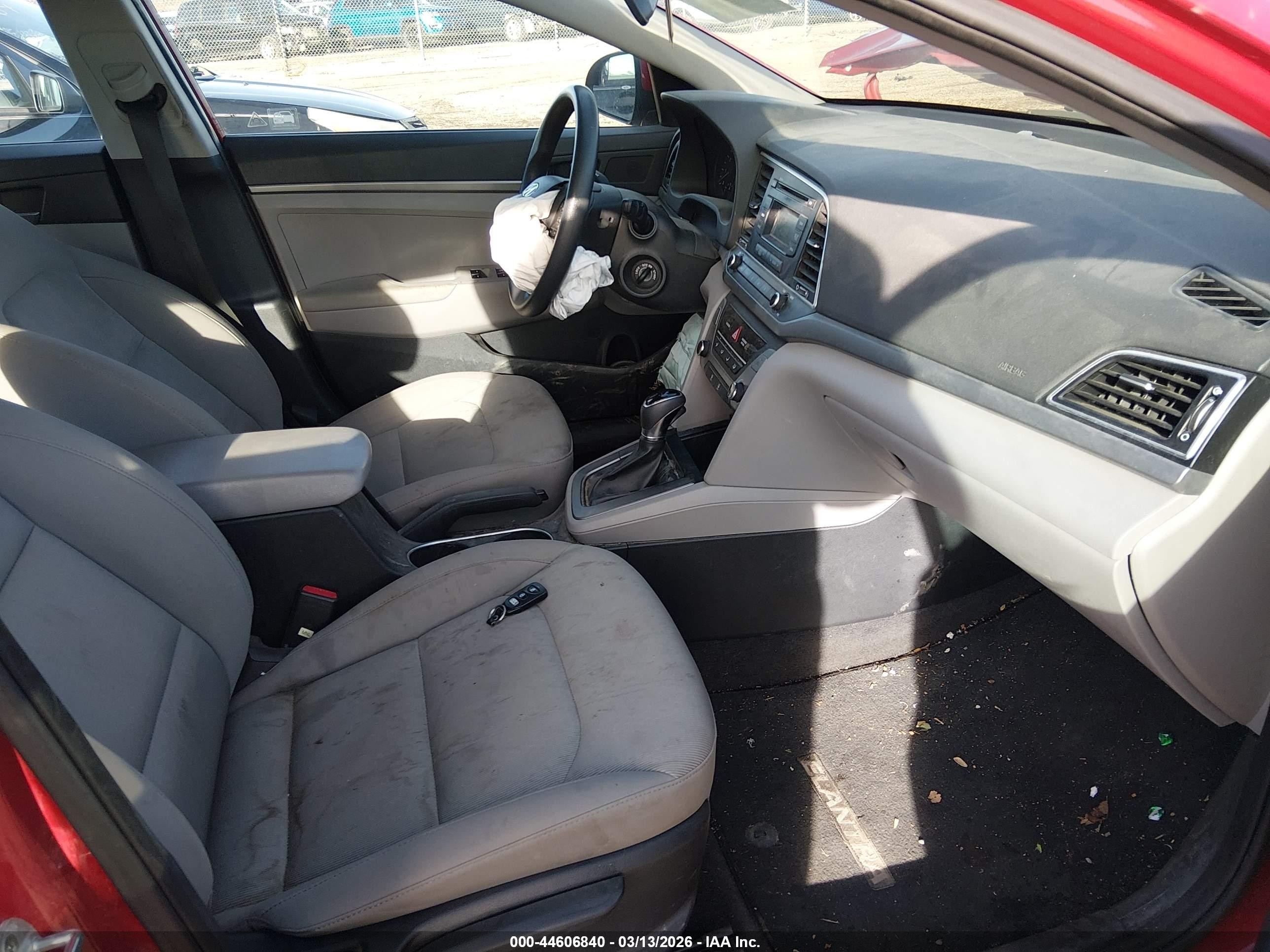 2018 Hyundai Elantra Se Красный vin: KMHD74LF5JU449569