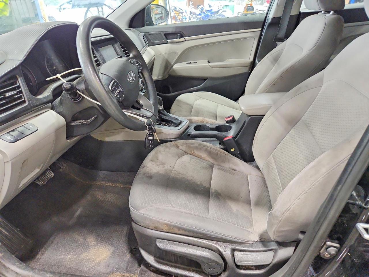 2019 Hyundai Elantra Se Black vin: KMHD74LF5KU757777