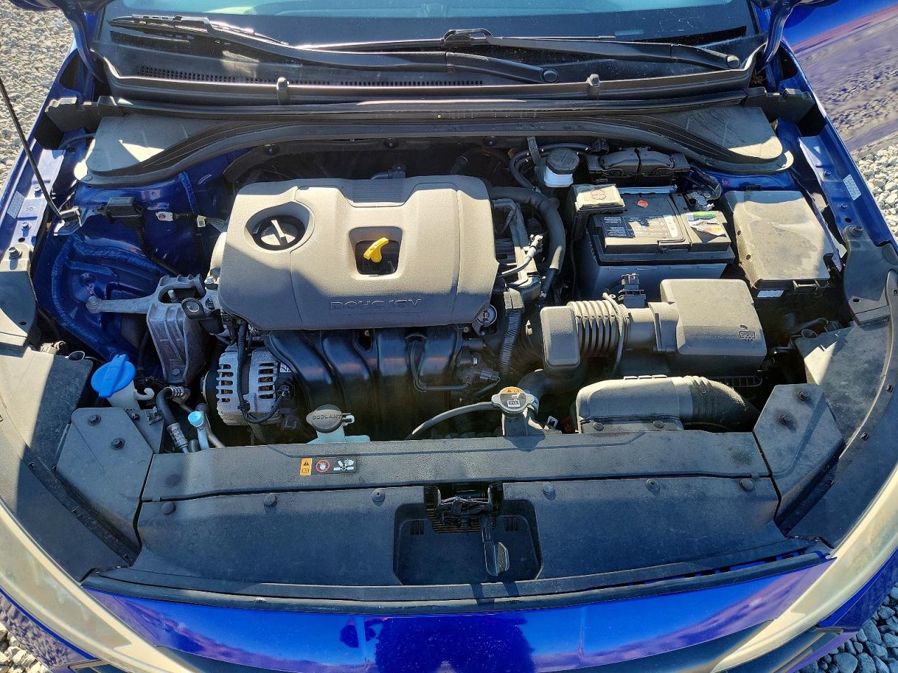 2020 Hyundai Elantra Se Blue vin: KMHD74LF6LU001828