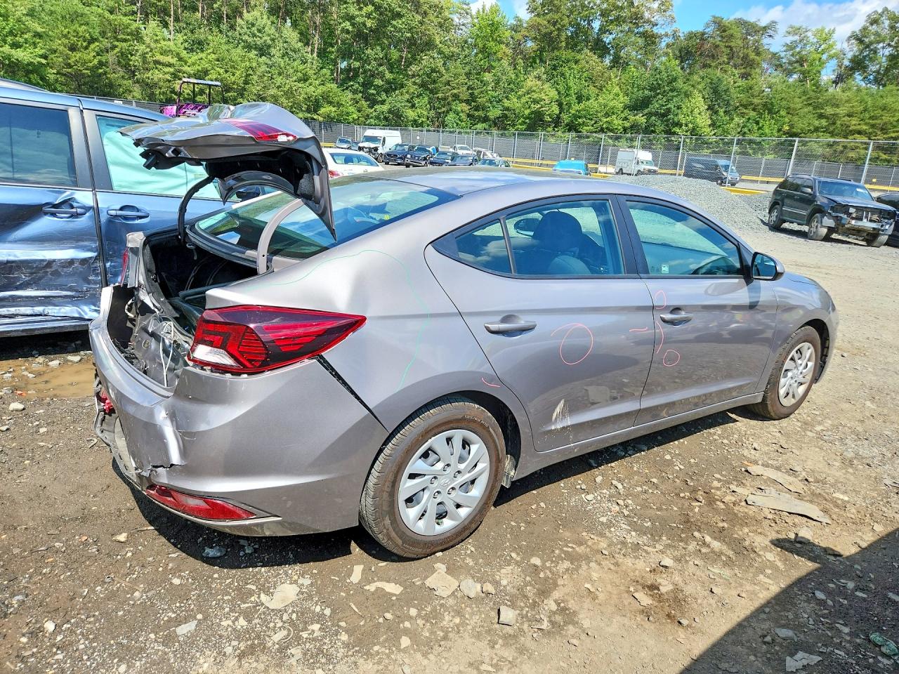 2020 Hyundai Elantra Se Gray vin: KMHD74LF7LU106149